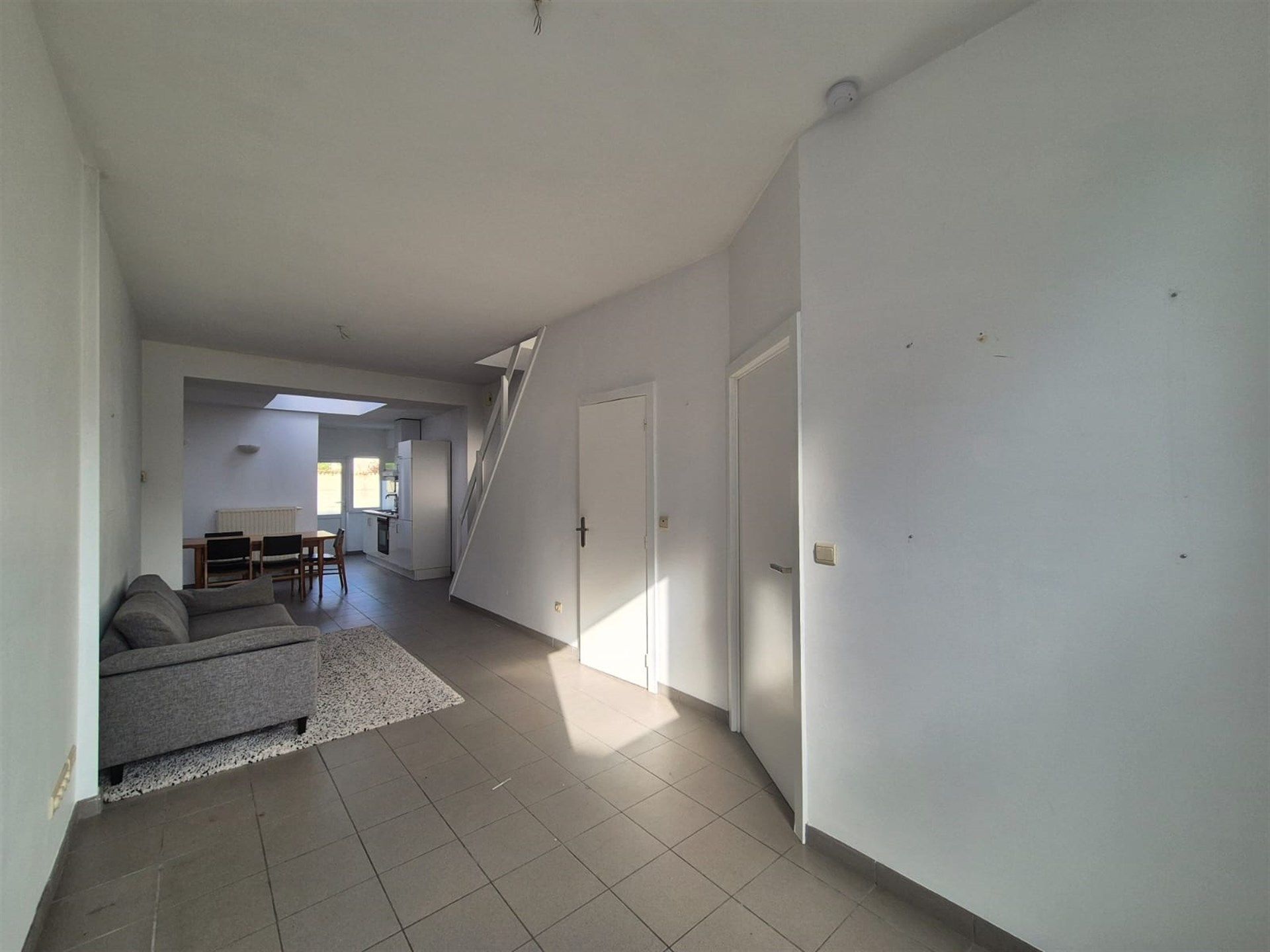Zeer gunstig gelegen starterswoning met 2 slaapkamers en tuin. foto 5