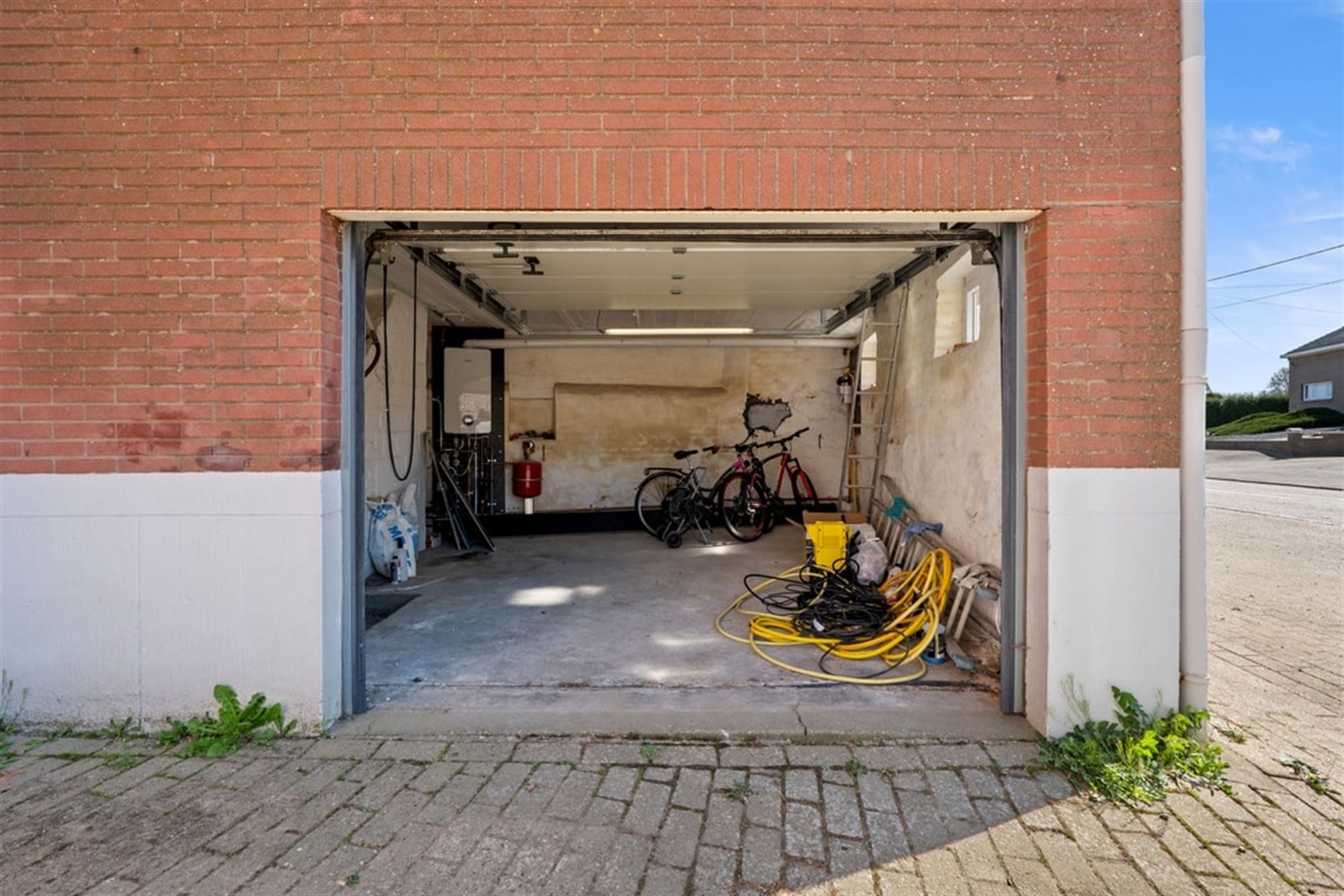 GEZELLIGE GEZINSWONING MET 3 SLKS EN EEN GARAGE IN HET LANDELIJKE HEERS foto 5