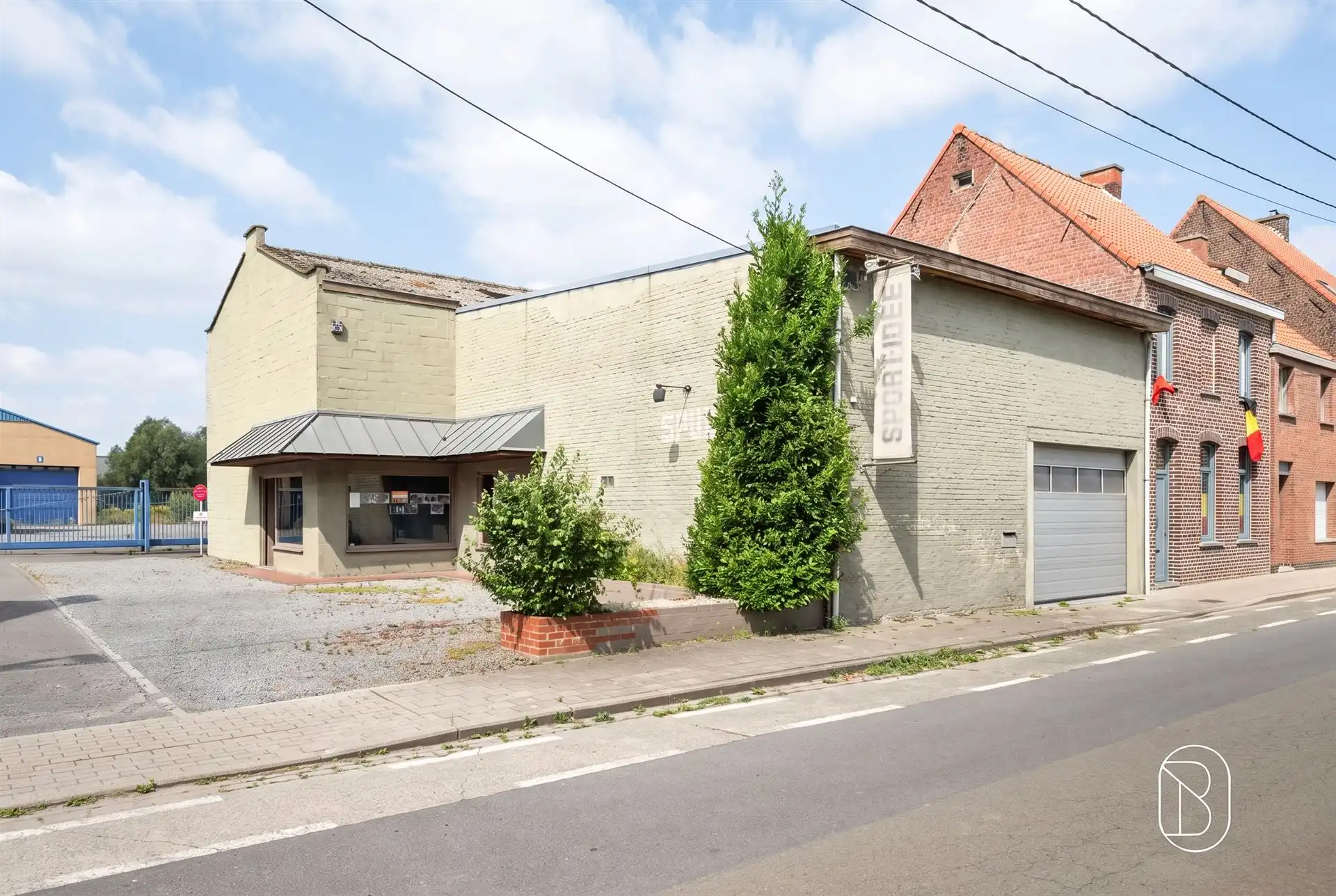Loods, magazijn en handelsruimte in Ooigem! foto 2