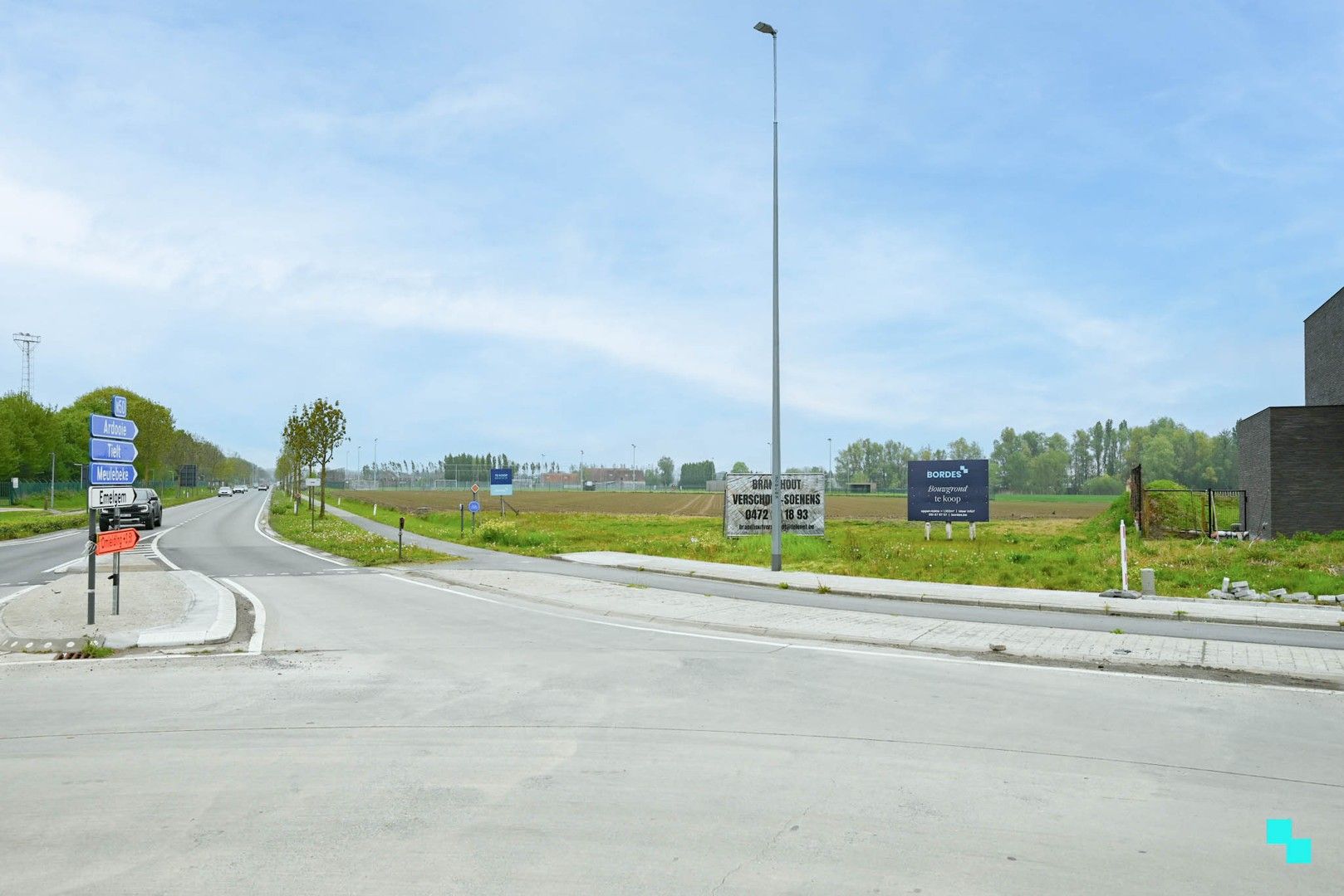 Ruim perceel bouwgrond zonder bouwverplichting foto 3