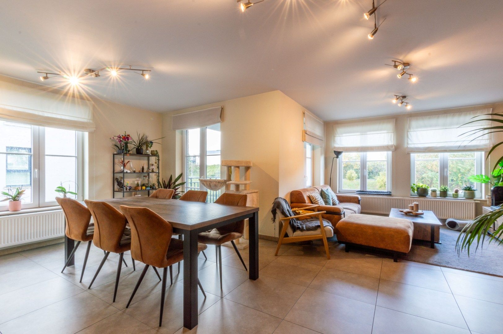 Een recent en mooi afgewerkt appartement te Halle! foto 3