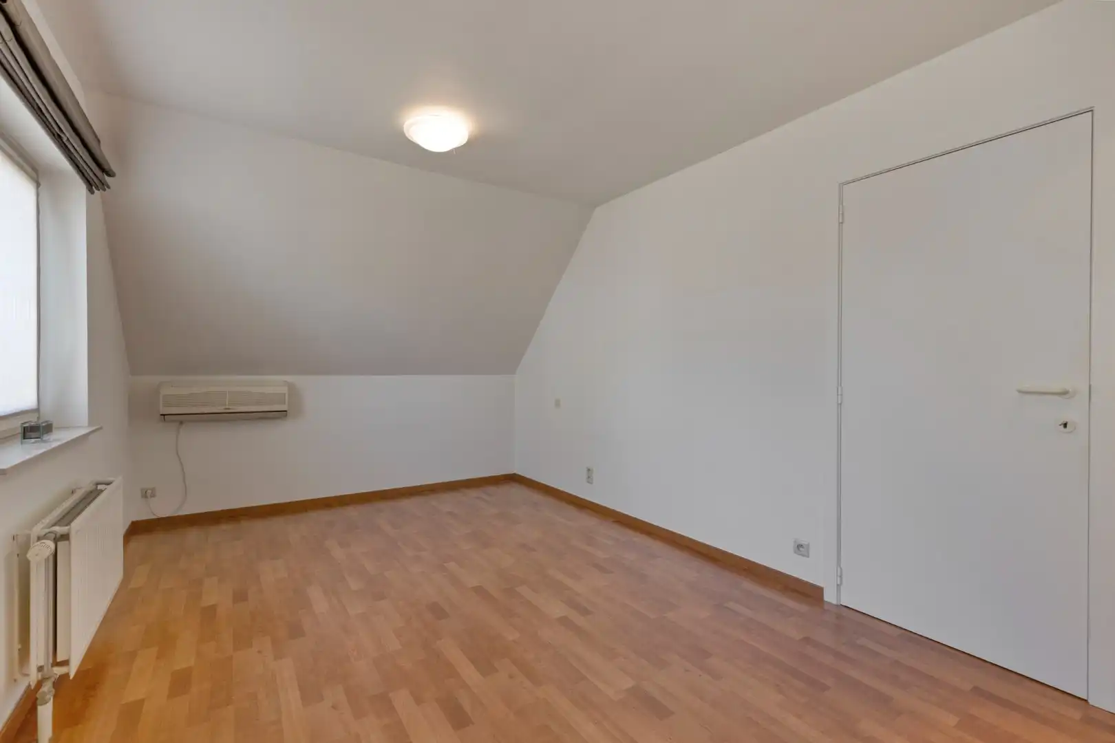 Ruime, goed onderhouden gezinswoning op 501 m²! foto 16