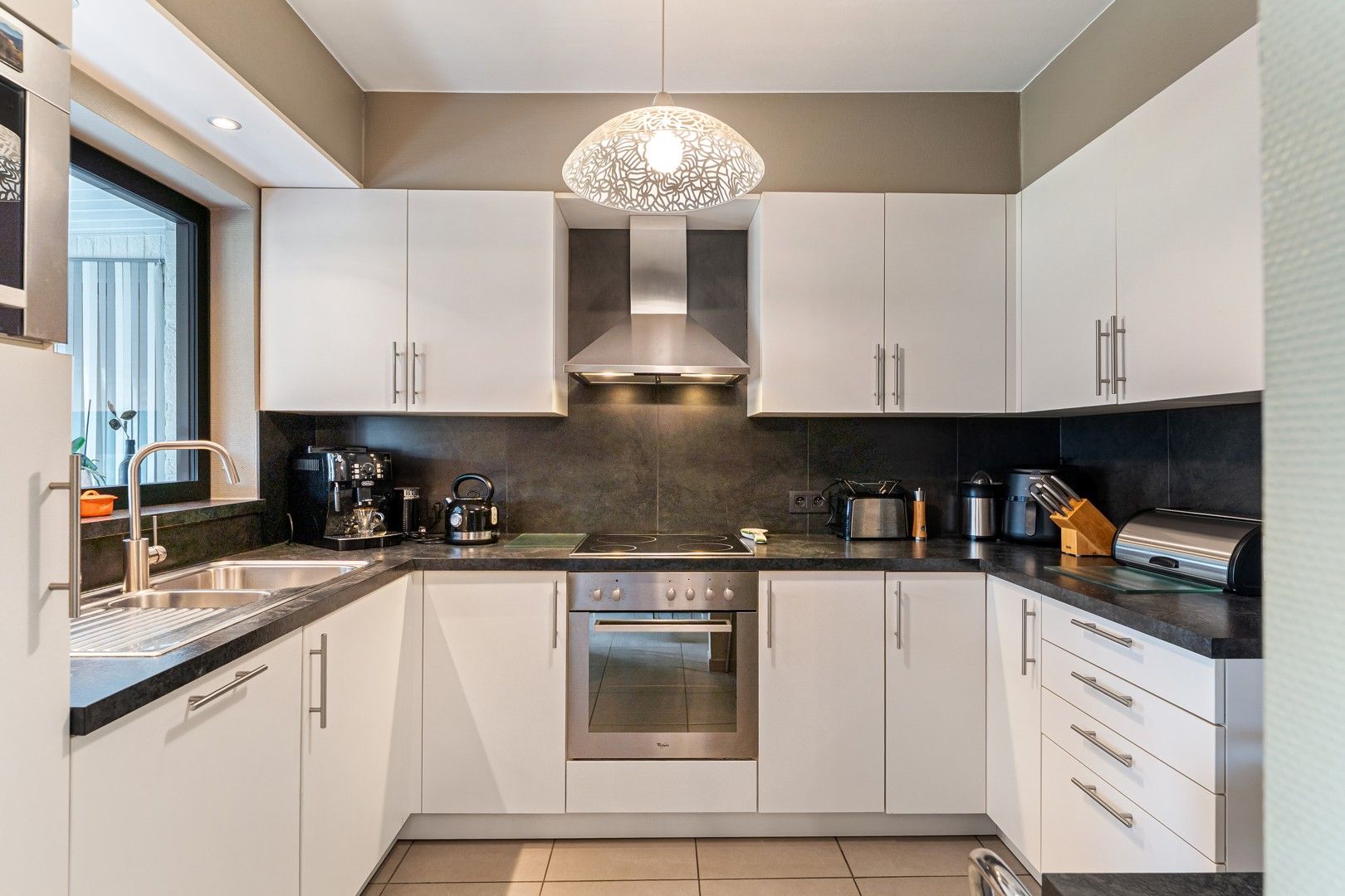 🏡 Te koop – Instapklare, goed onderhouden woning met 3 slaapkamers in Heusden-Zolder foto 16