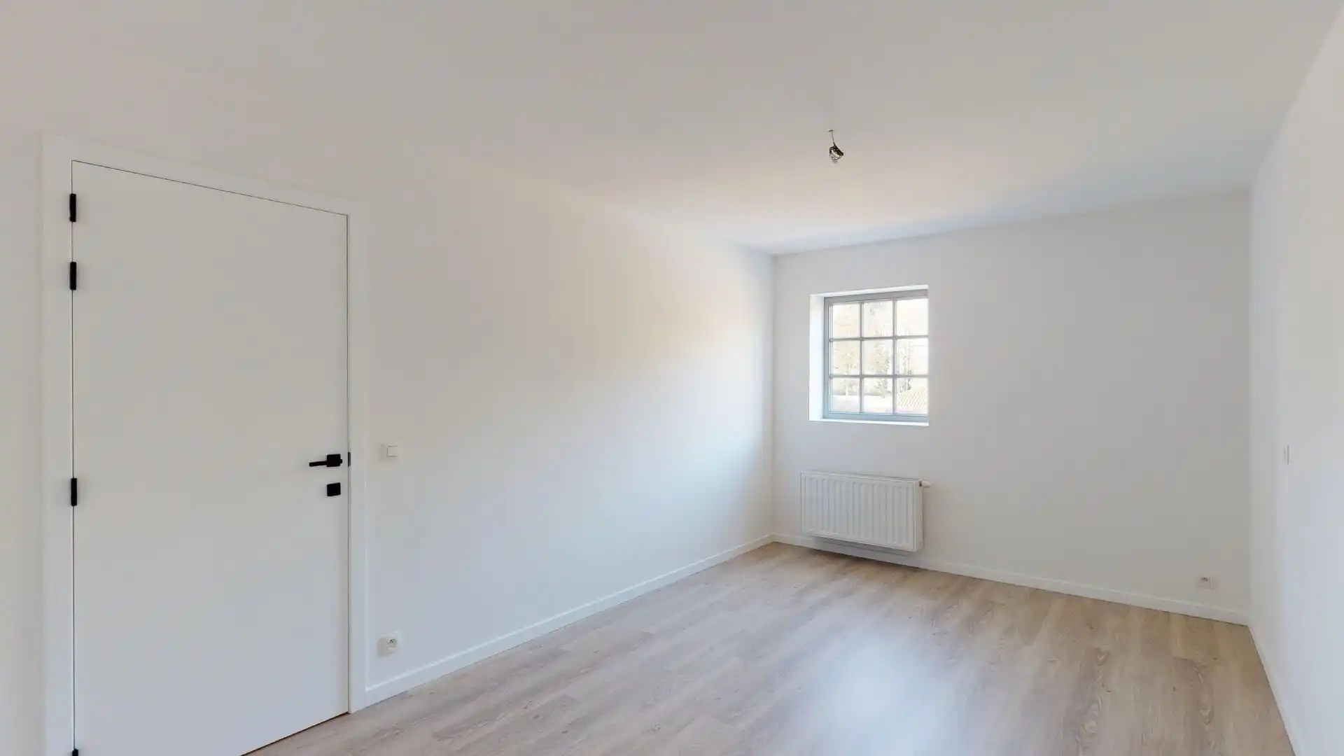 ZEER RUIME KWALITATIEVE WONING MET INPANDIGE GARAGE foto 15