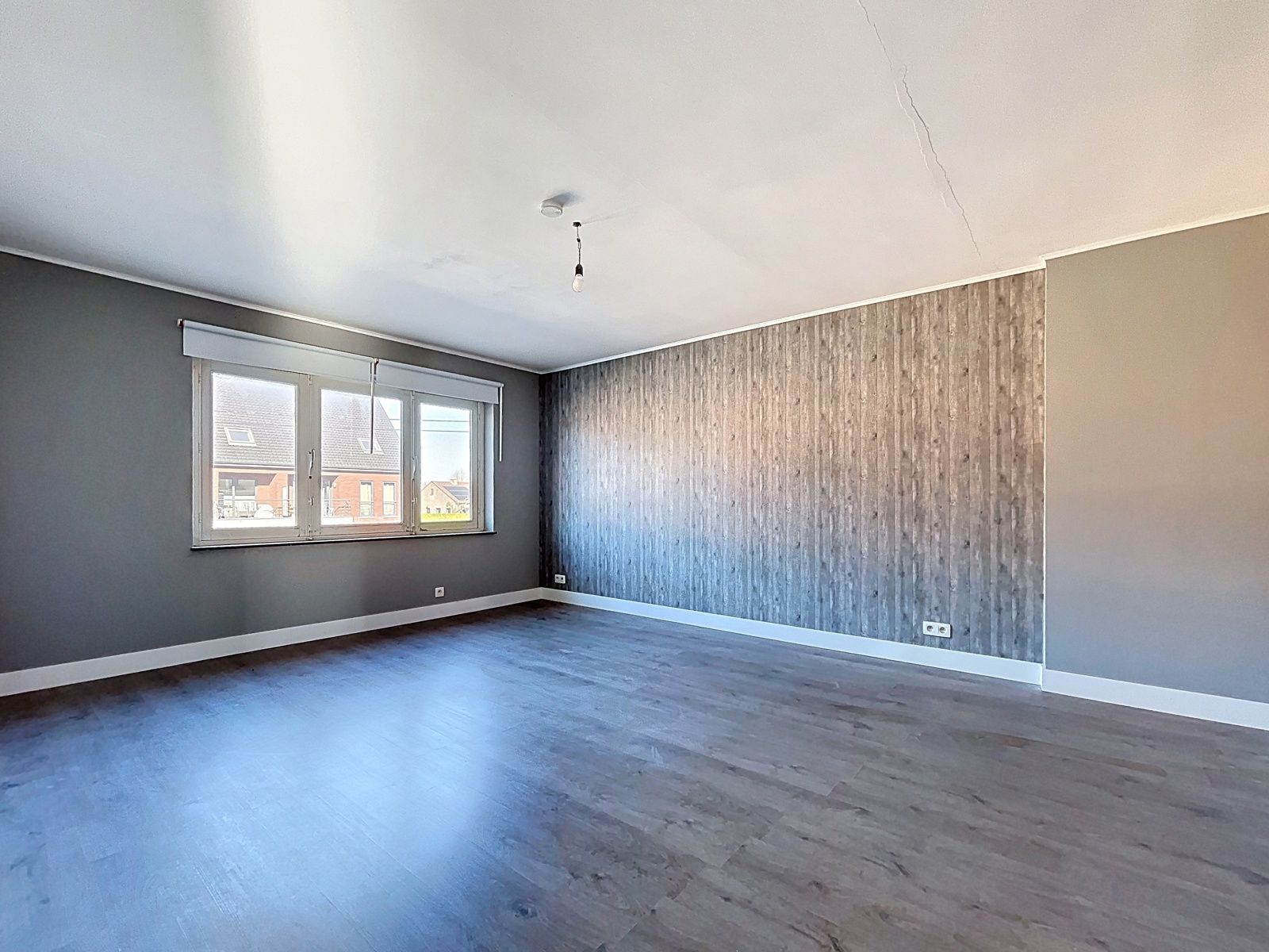 Ruim, gerenoveerd en zuinig huis met praktijk/handelsruimte foto 19