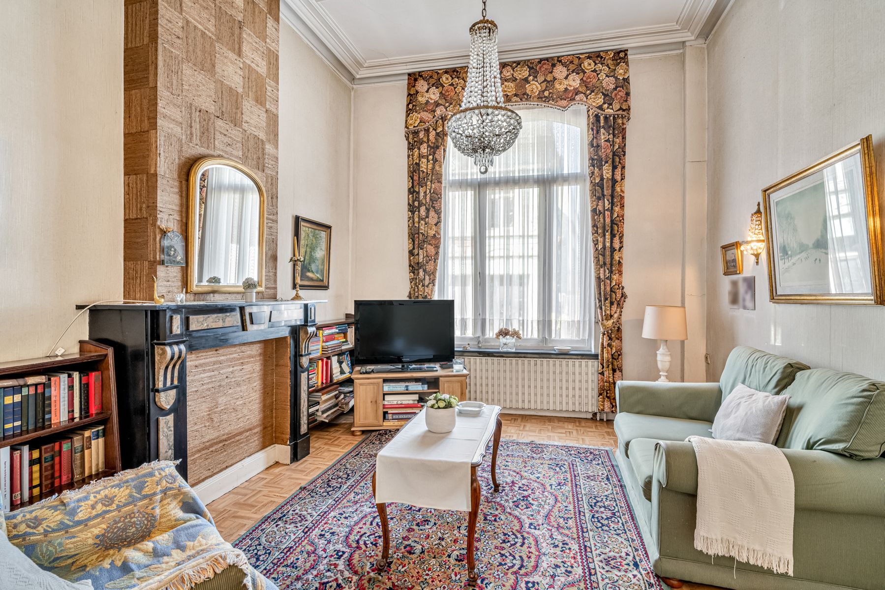 AUTHENTIEKE TE RENOVEREN STADSWONING MET TAL VAN MOGELIJKHEDEN foto 5