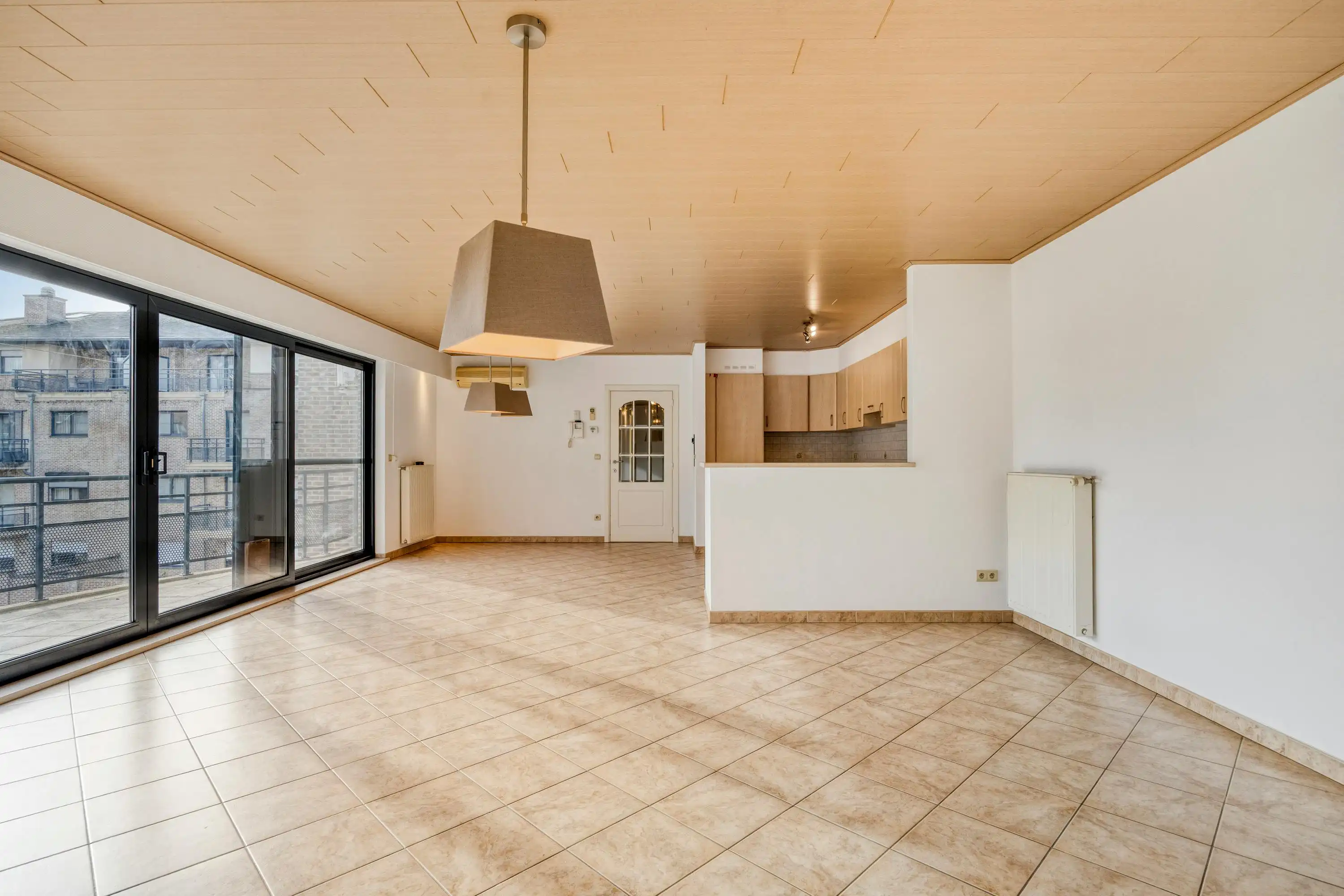 Ruim appartement op een rustige locatie nabij het centrum van Hasselt met garagebox foto 6