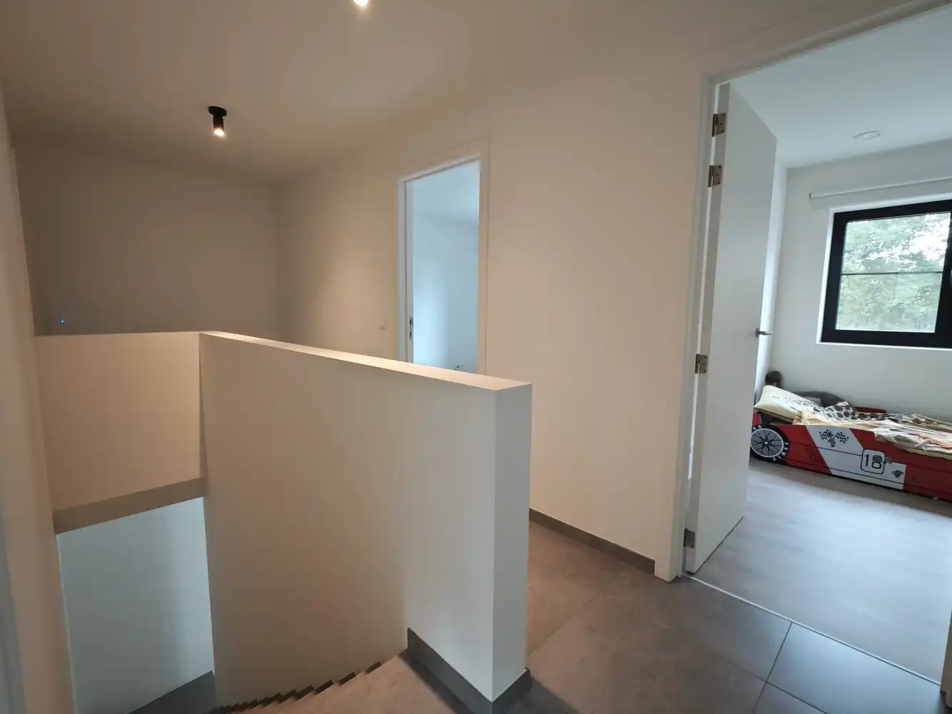 Uitstekend gelegen energiezuinige gezinswoning met 3 slpks foto 15