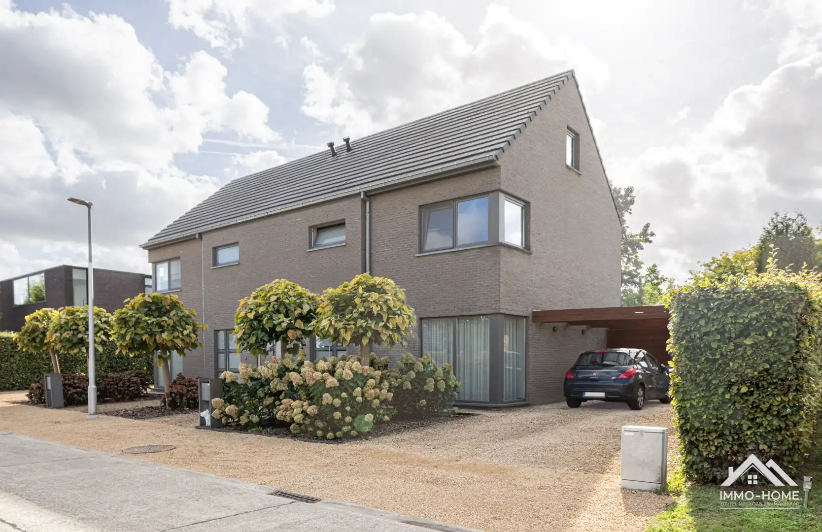 Perfect instapklare woning op een topligging in Lochristi! foto {{pictureIndex}}