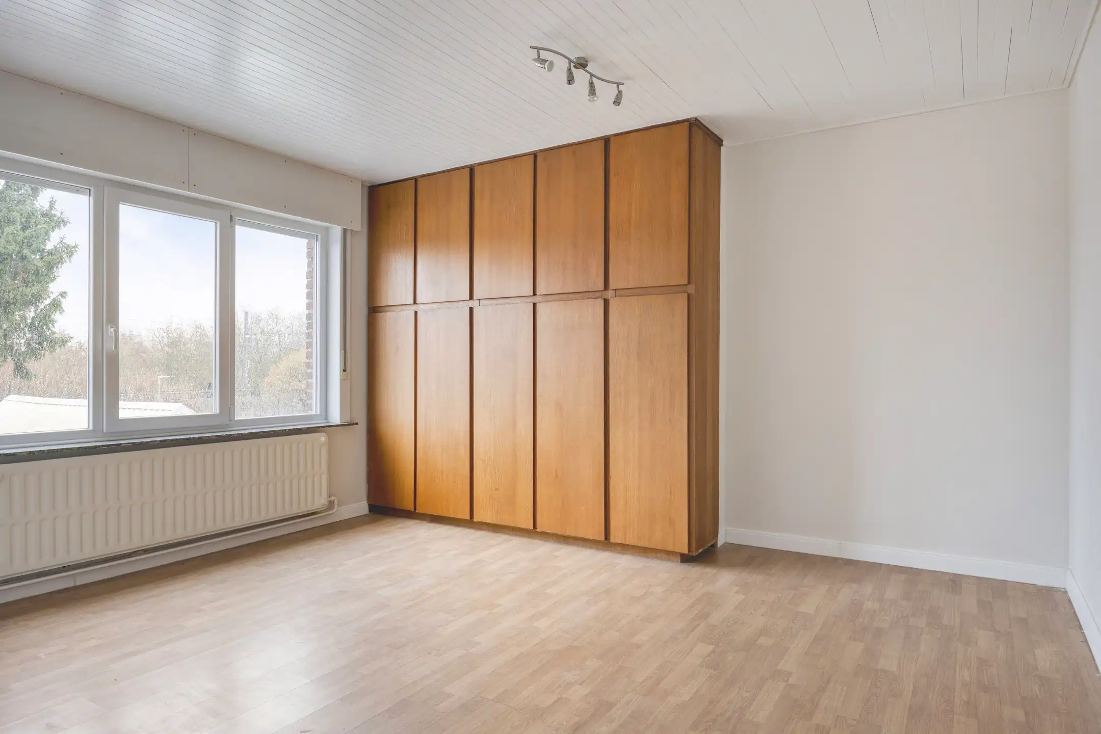 Ruime instapklare HOB met 4 slpks, tuin en garage foto 8