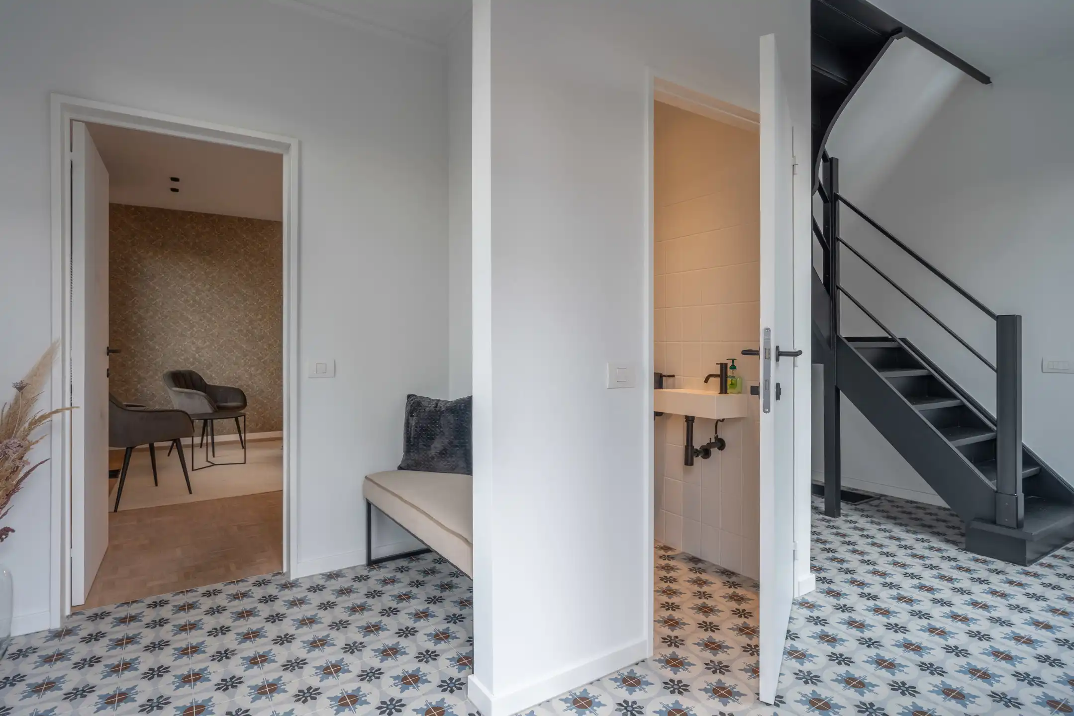 Op te frissen woning met 3-4 slpk op toplocatie te Arendonk foto 3