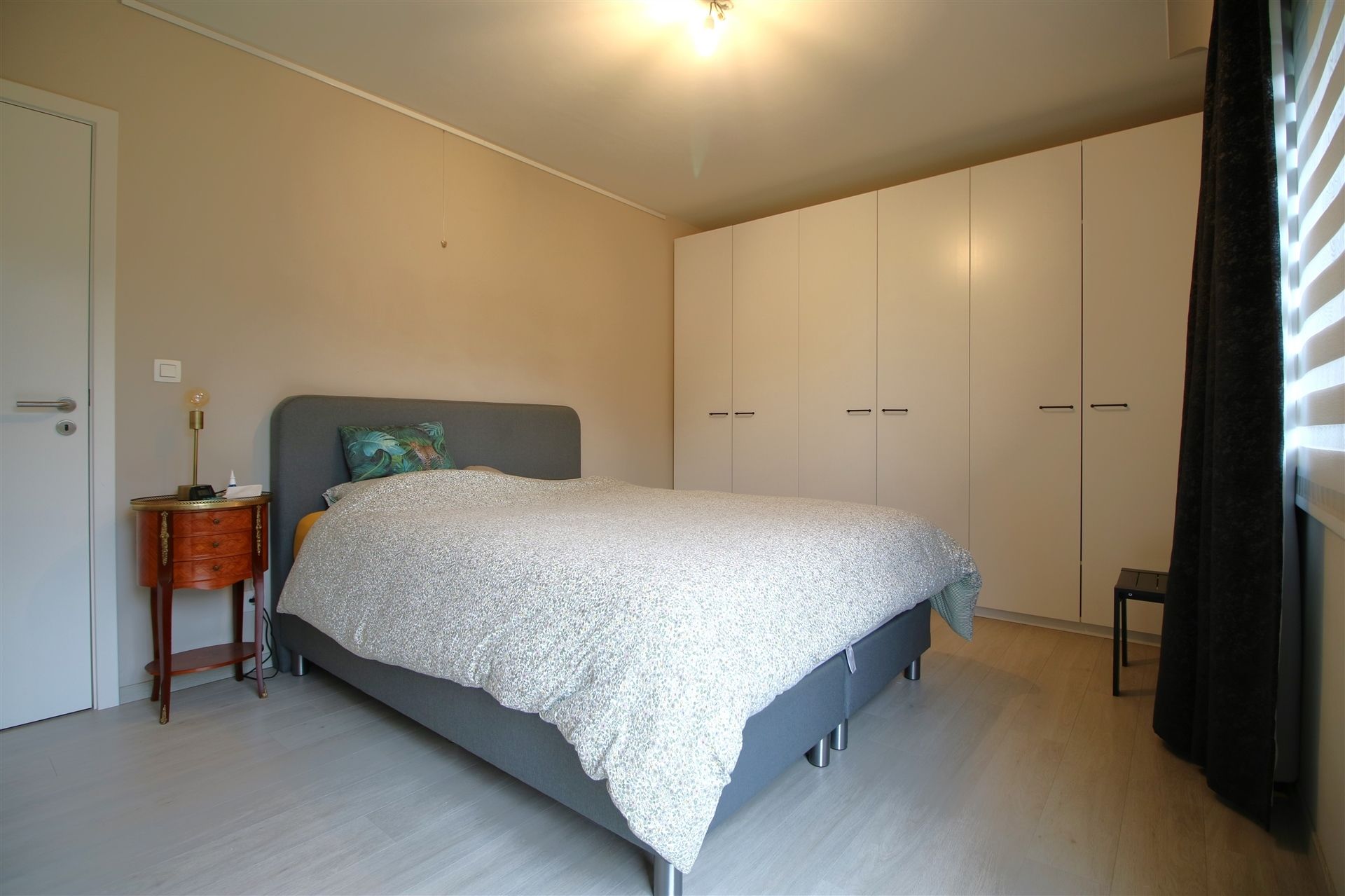 Knap gelijkvloers 2 slpk, terras & garage foto 14