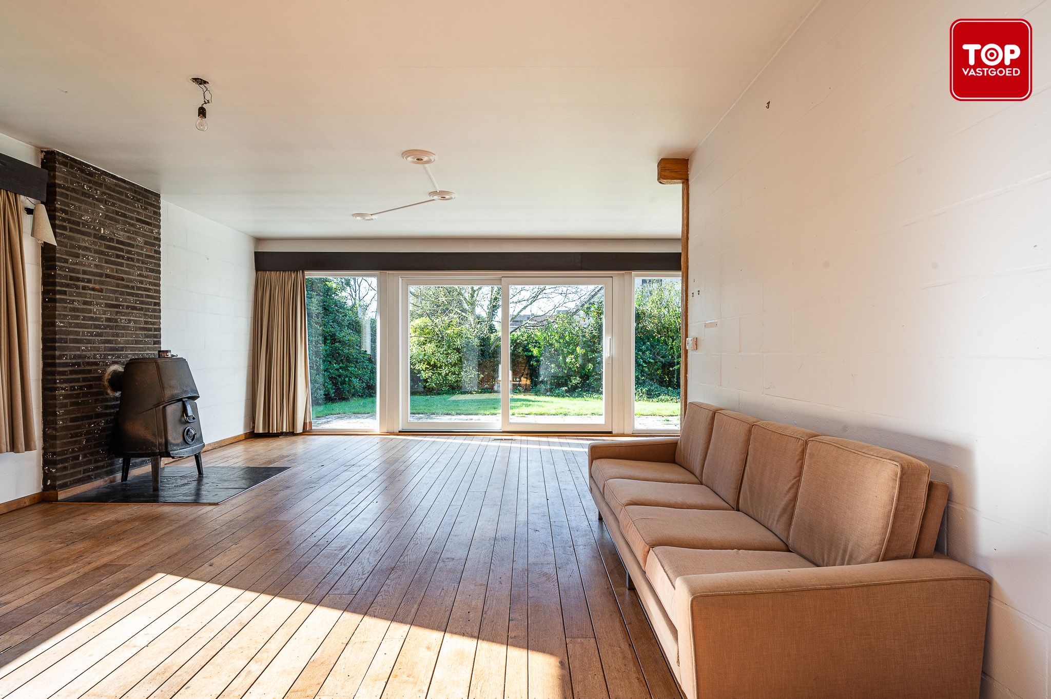 Modernistische bungalow uit de jaren '70 met prachtig zicht, veel potentieel en ideale ligging foto 9