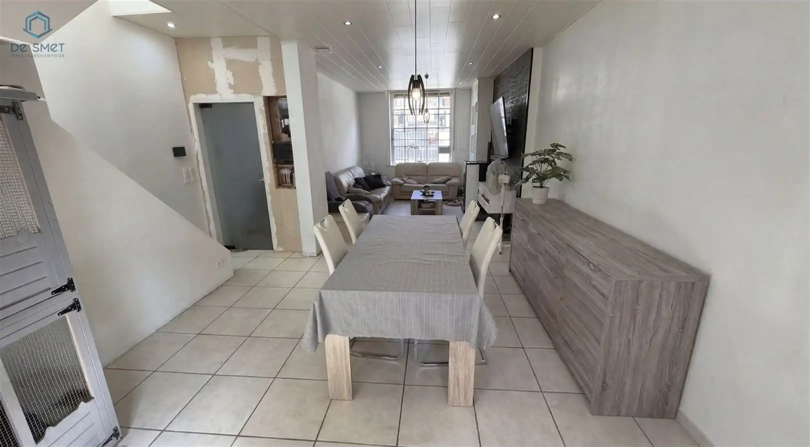 OP TE FRISSEN WONING MET 4 SLP EN RUIME TUIN foto 2