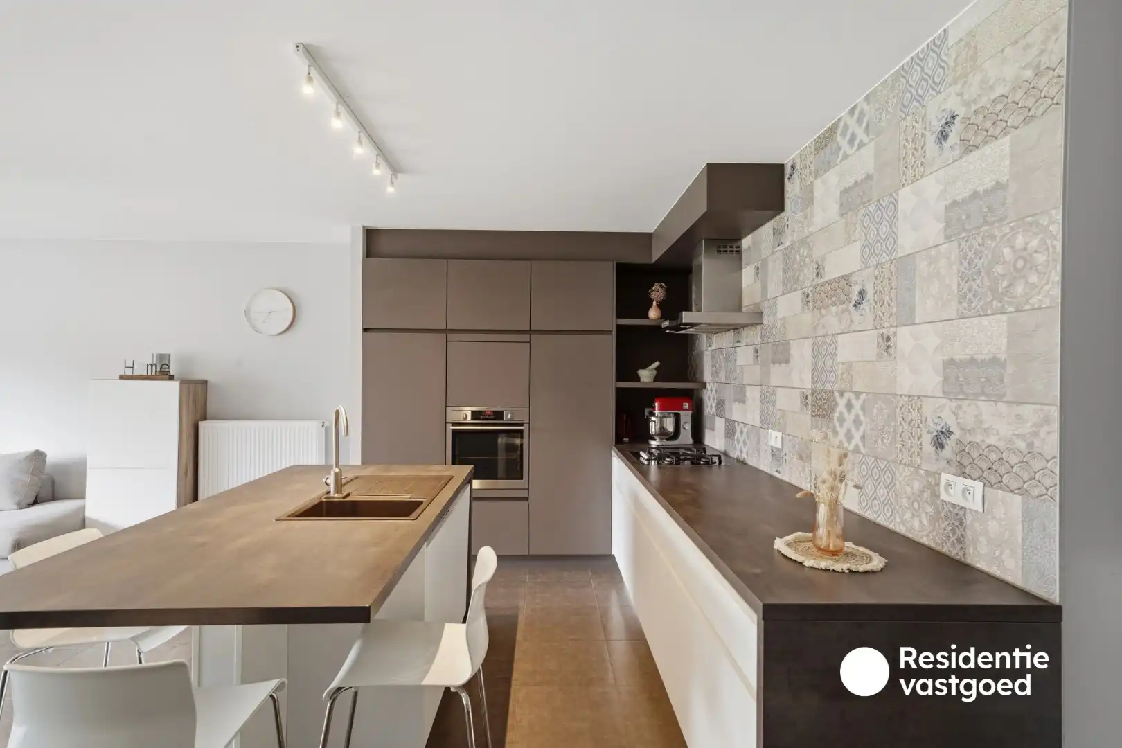 Recente en instapklare woning met 3 slaapkamers, garage en tuin te Zandvoorde! foto 11