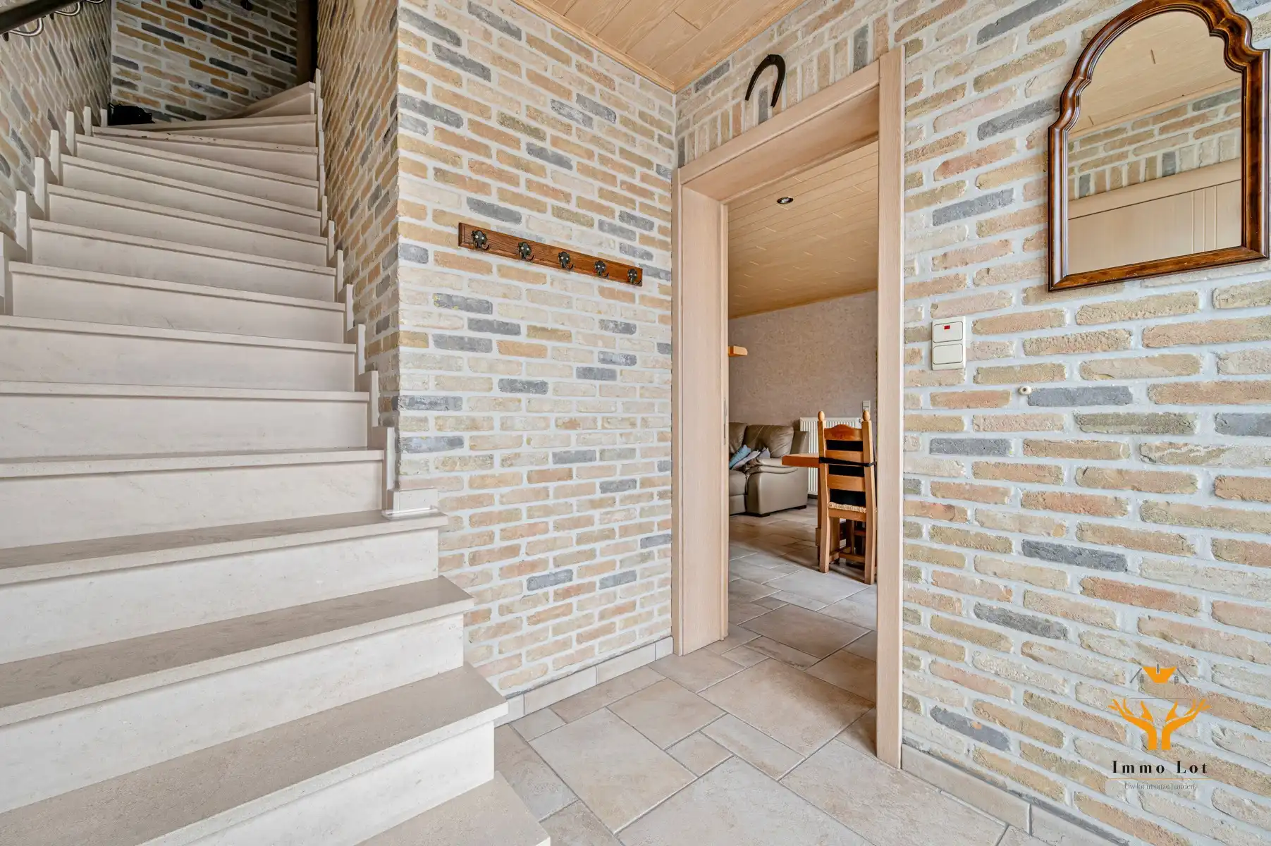 Instapklaar gelijkvloers appartement met tuin en garage foto 2