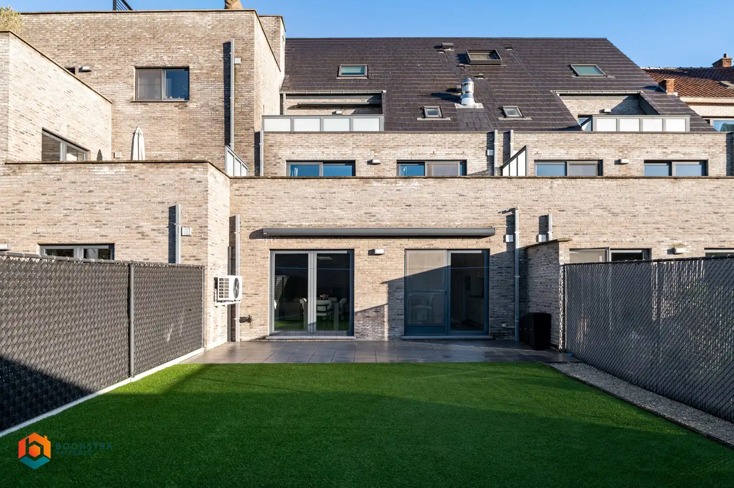 Instapklaar gelijkvloers appartement met 2slpkrs en tuin foto 18