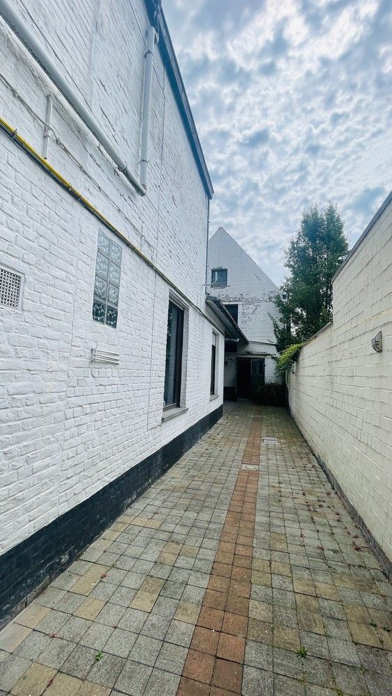 Veelzijdige vrijstaande woning met praktijkmogelijkheid in het centrum van Ruddervoorde foto 12