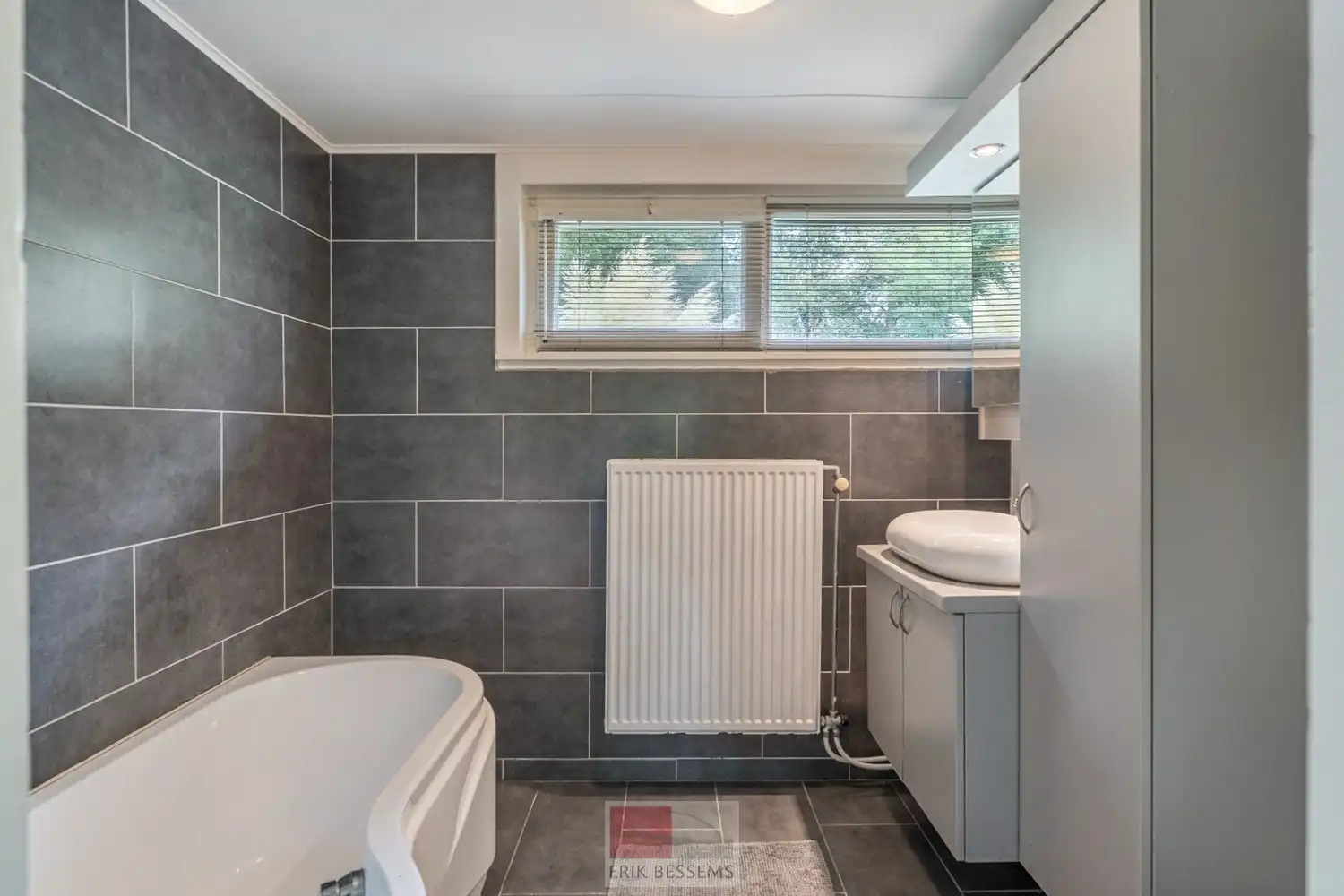 Leuke, energiezuinige met EPC label D (zeldzaam op dit park!) en instapklare vakantiebungalow met twee slaapkamers en een bewoonbare oppervlakte van ca. 68 m². foto 11