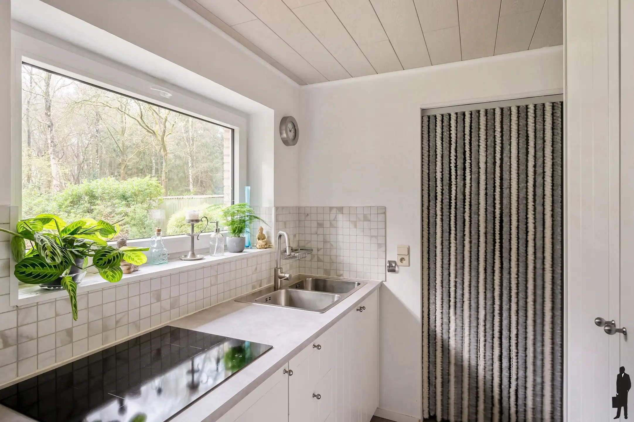 Rustig gelegen weekendwoning met héel veel privacy foto 9