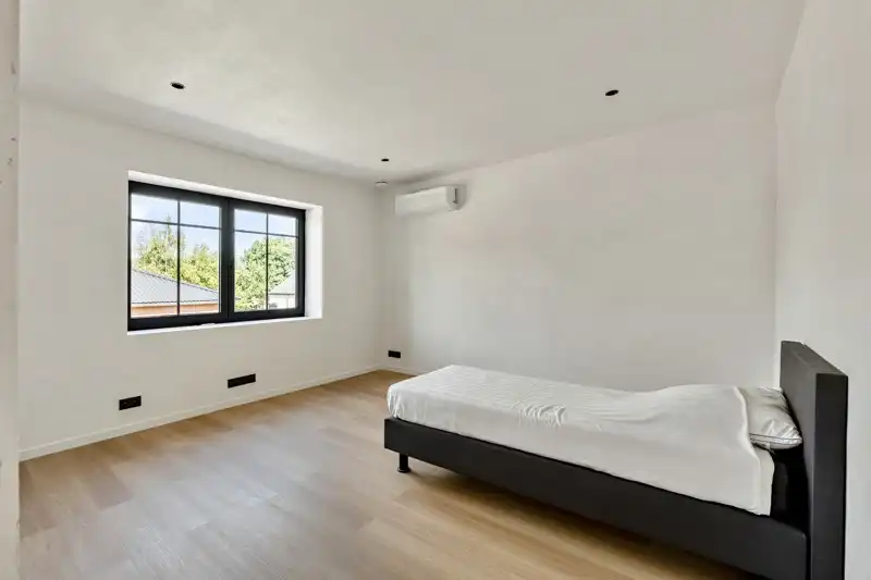 Volledig gerenoveerd landhuis gelegen op 34are foto 24