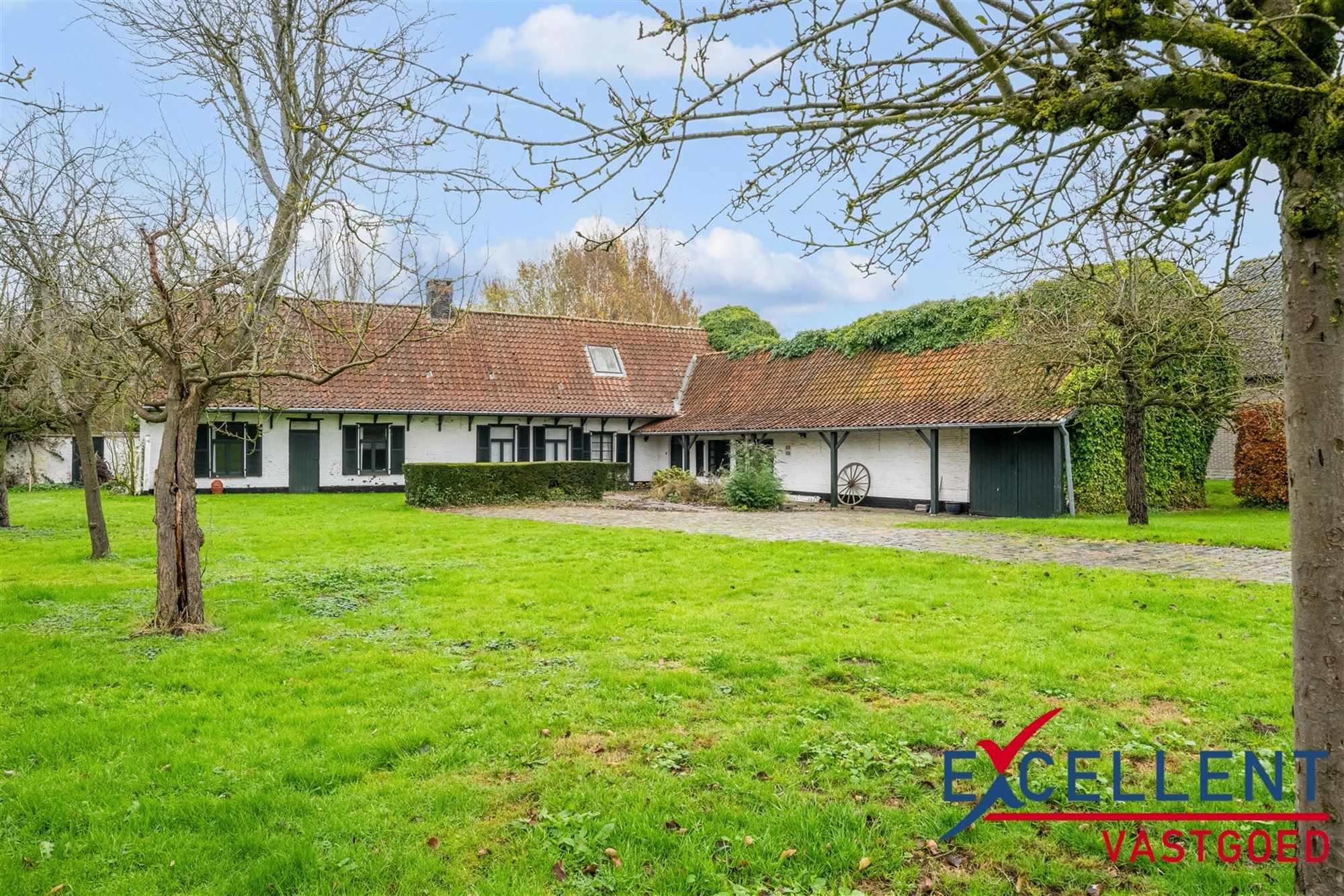 Authentieke Landelijke Hoeve met groot groendomein foto 2