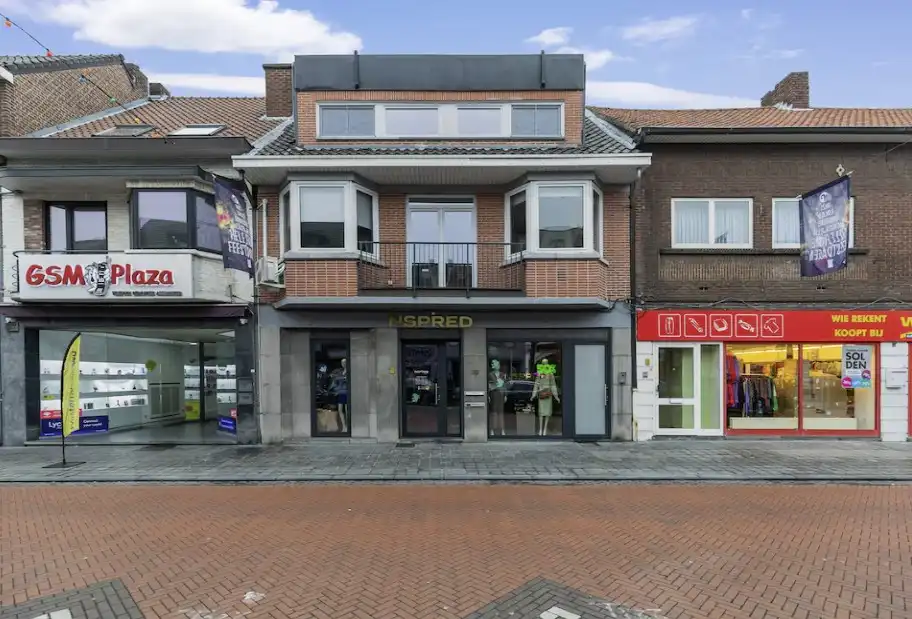 Stijlvol duplex-appartement met 2 slaapkamers en parkeerplaats te huur op toplocatie in Maasmechelen. foto 24