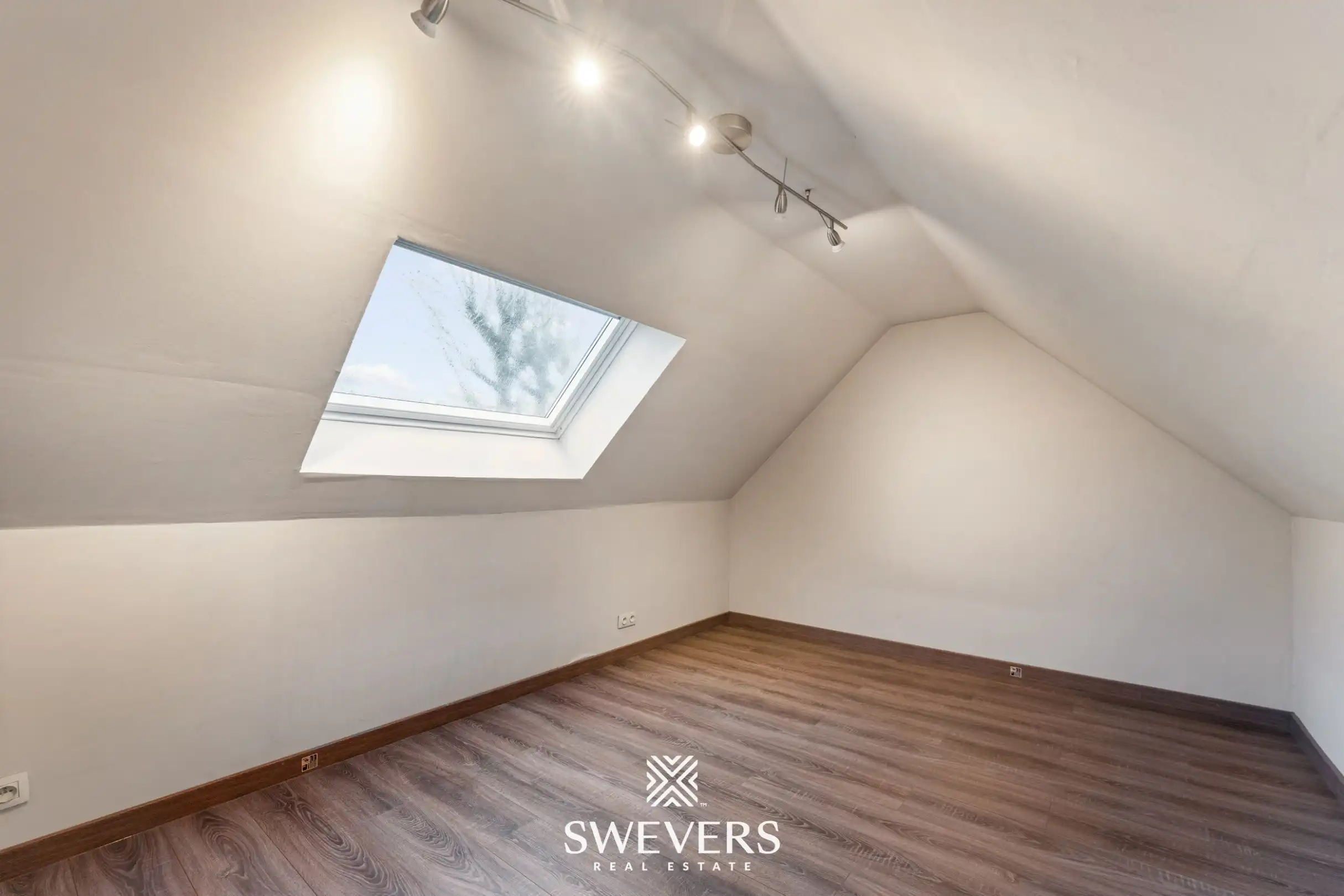 Royale woning met zwembad en 5 slaapkamers foto 18