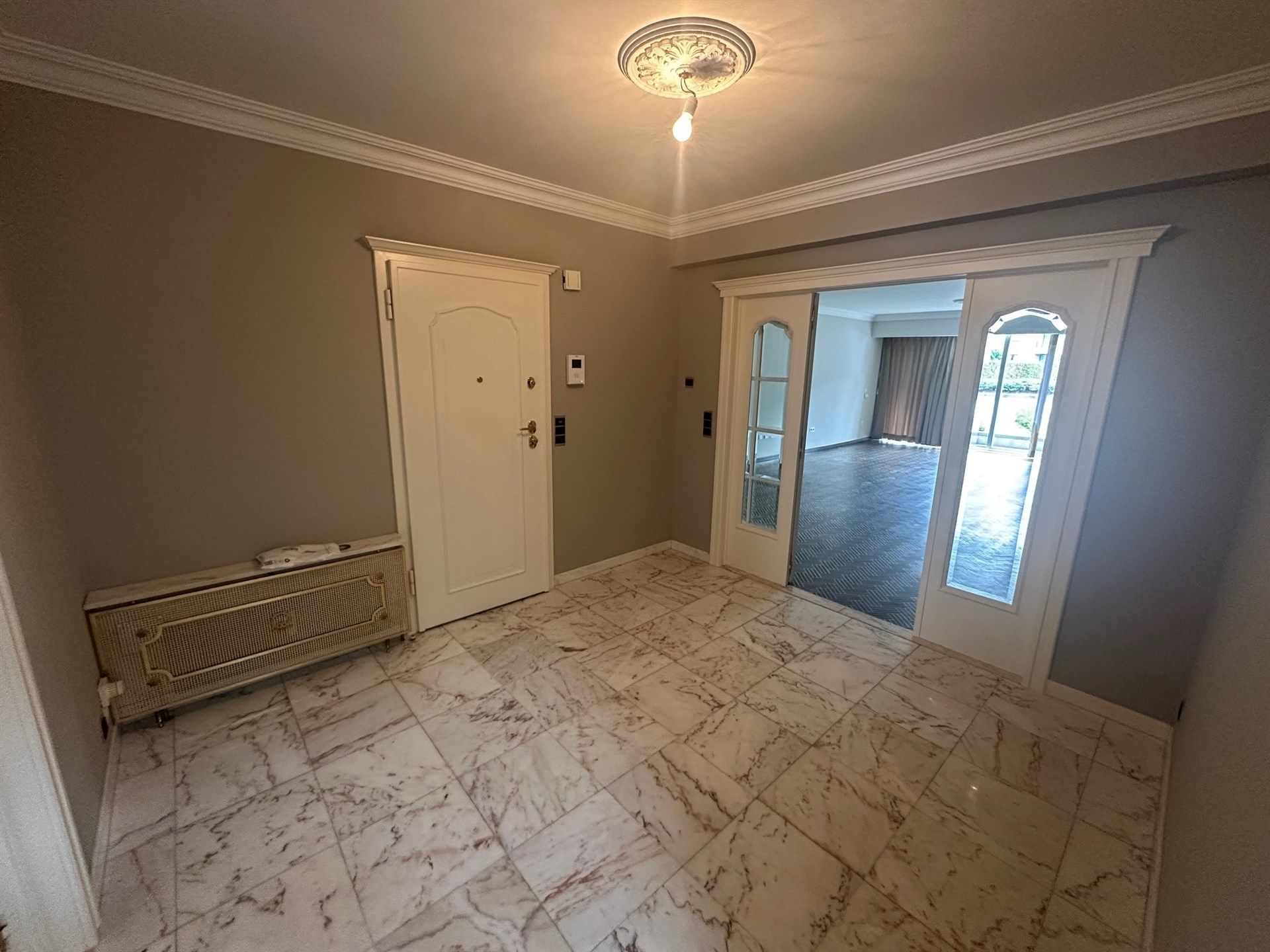 Ruim gelijkvloers appartement met 2 slaapkamers, ruim terras en garage foto 7