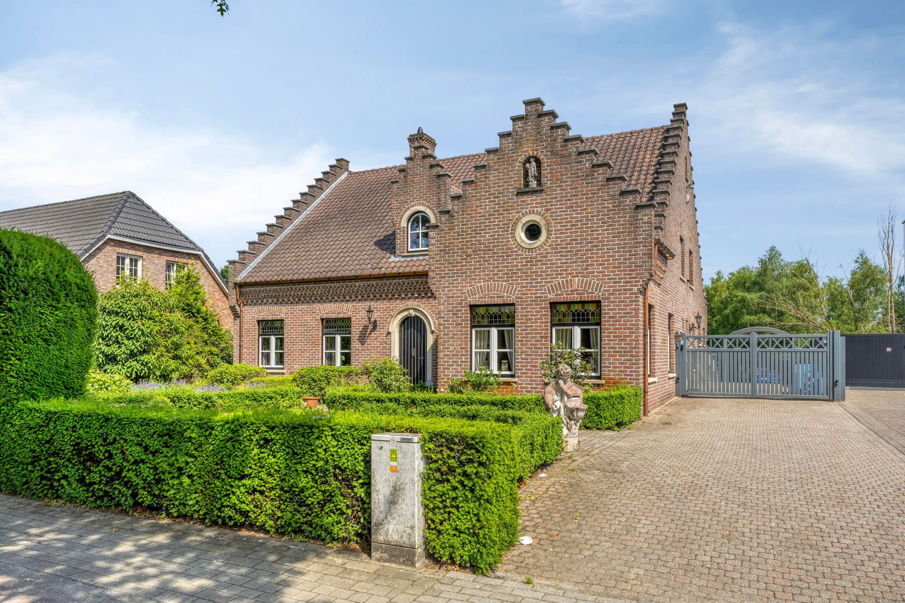 ()=>{if(producerUpdateValueVersion(node),producerAccessed(node),node.value===ERRORED)throw node.error;return node.value} Luikersteenweg 230A - 3920 Lommel