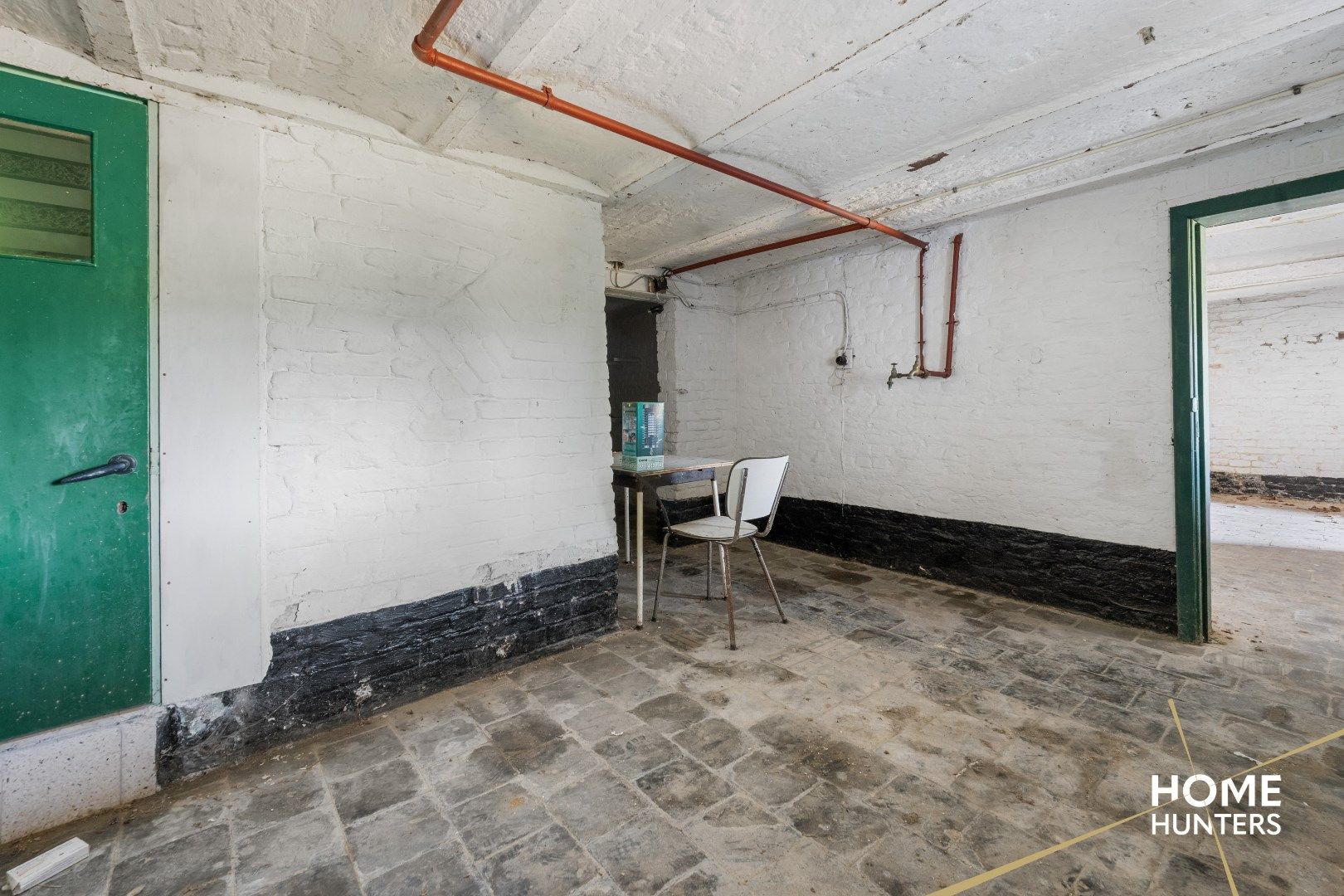 Karaktervolle woning met 6 garages en panoramisch zicht op groen landschap foto 20