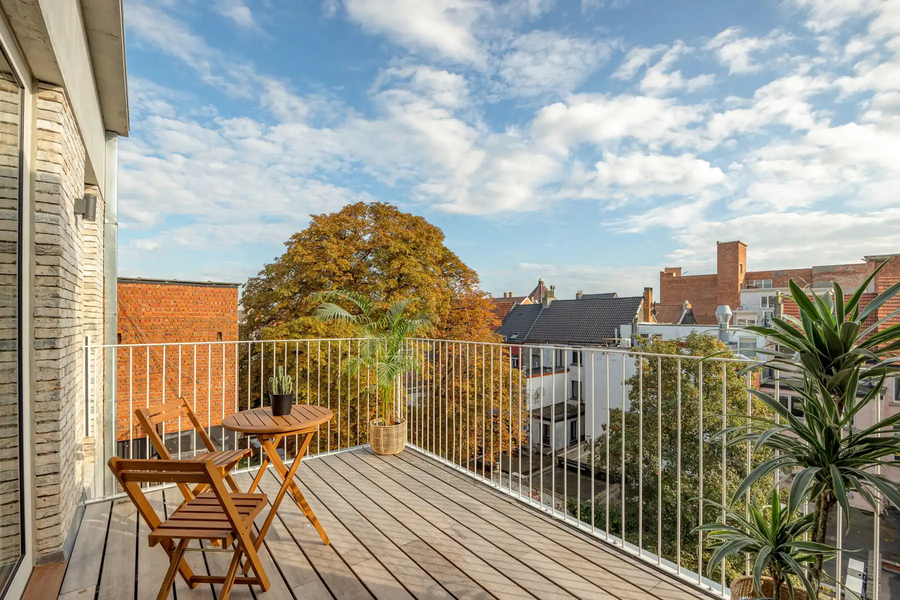 Stijlvol nieuwbouwappartement met terras in hartje Antwerpen foto 2