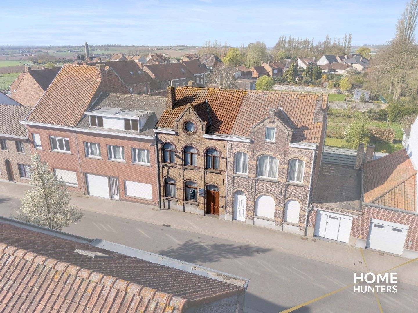 Authentiek herenhuis in Mesen – een renovatieparel met potentieel foto 2