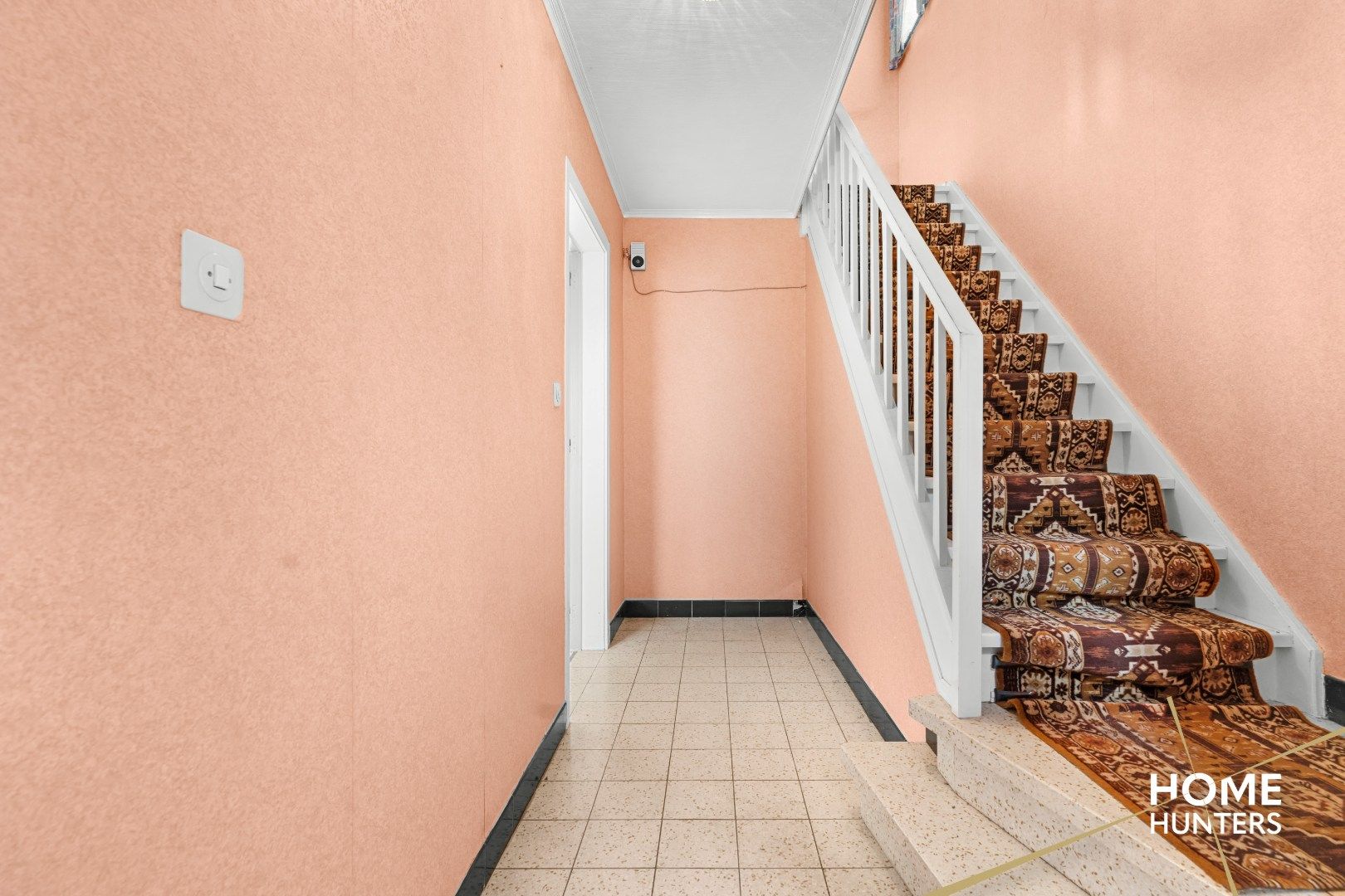 Rijwoning met garage en ruime tuin in Zwevegem foto 3
