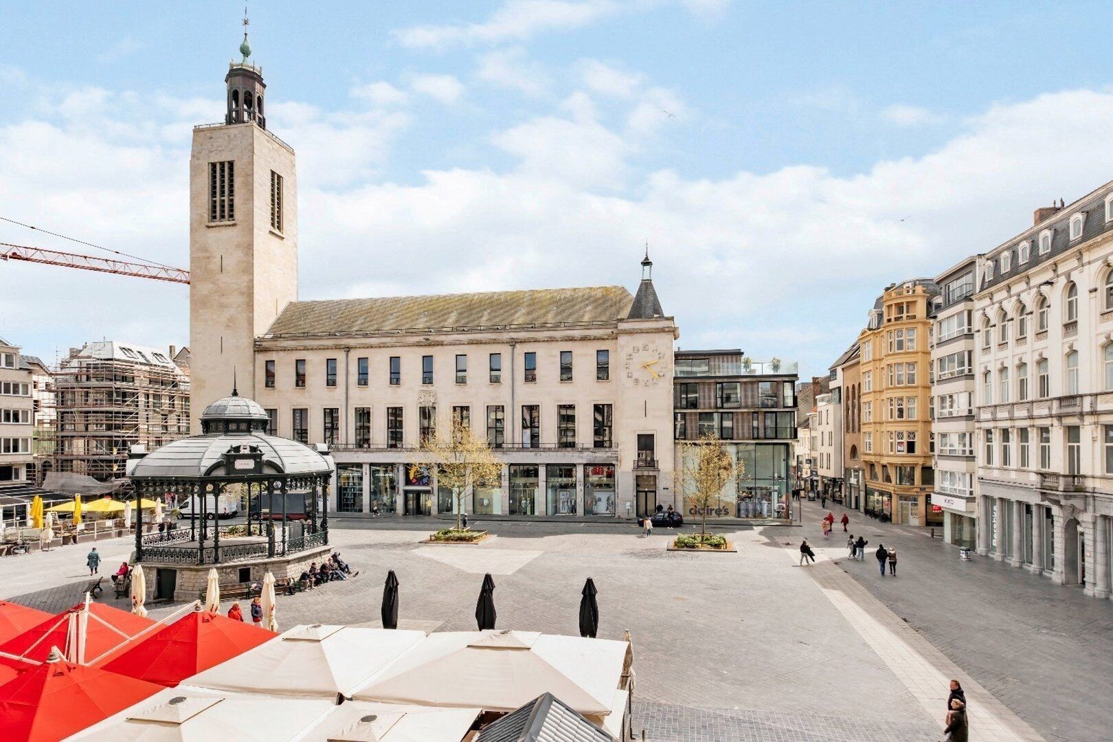 Gerenoveerd ruim appartement op het Wapenplein foto 4