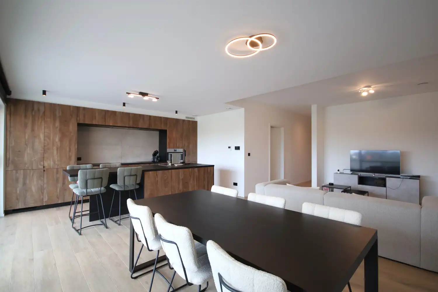 Zeer gunstig gelegen gelijkvloers appartement in Gingelom foto 2