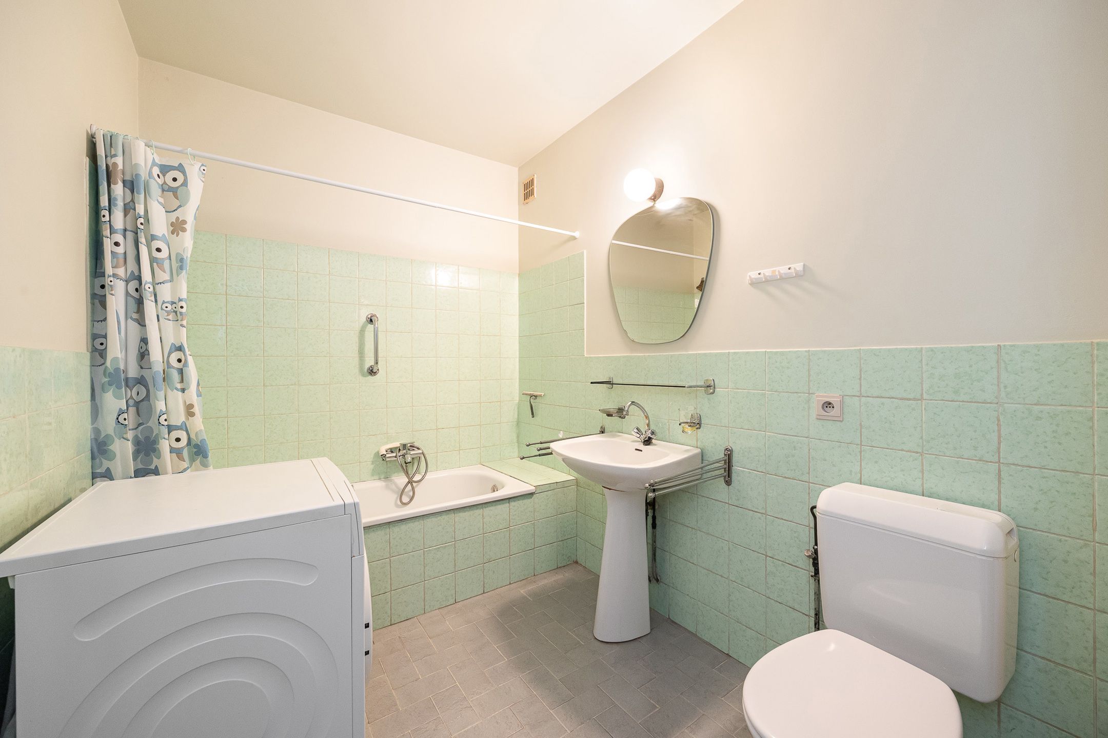 Solide te renoveren woning op top locatie foto 24