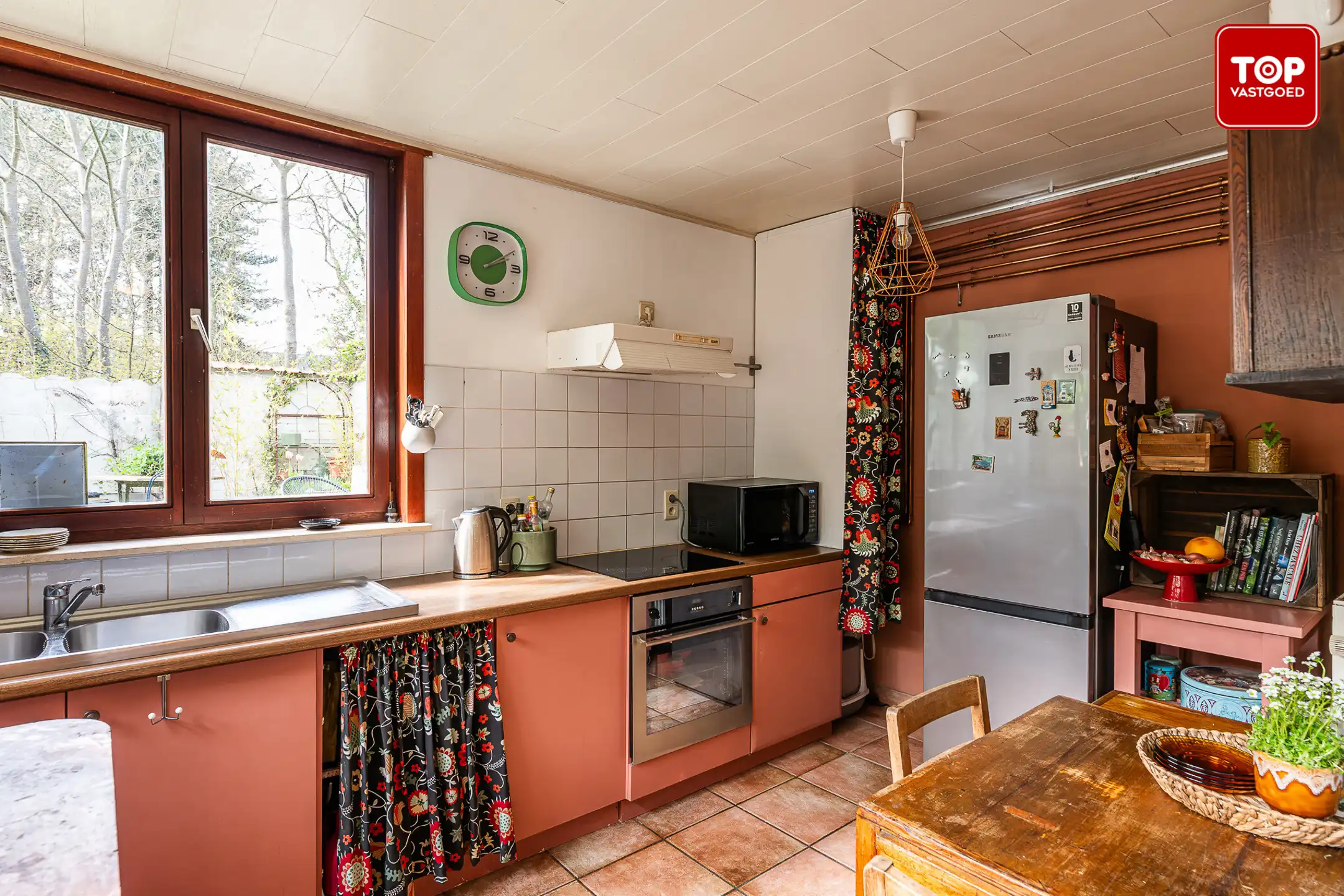 Op te frissen halfopen bebouwing met leuke tuin. foto 9