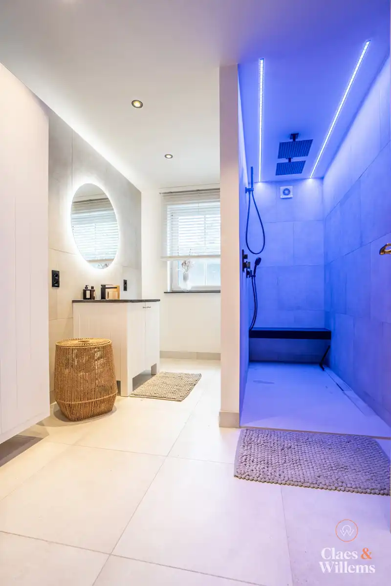 Ruime villa te koop in Dilbeek vrij beroep/ kangoeroewonen foto 18