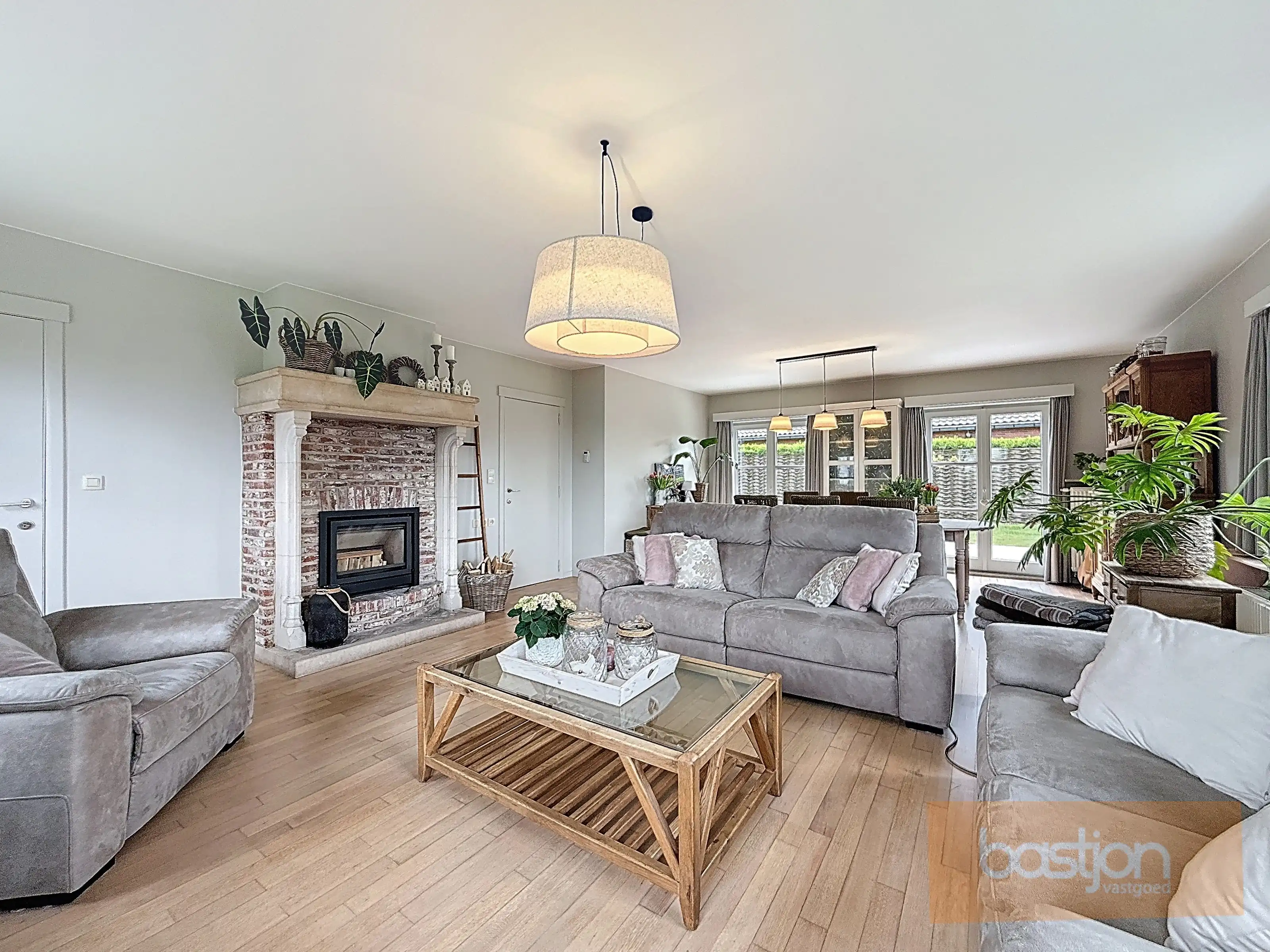 Ruime villa met 2 slaapkamers en tuin foto 4