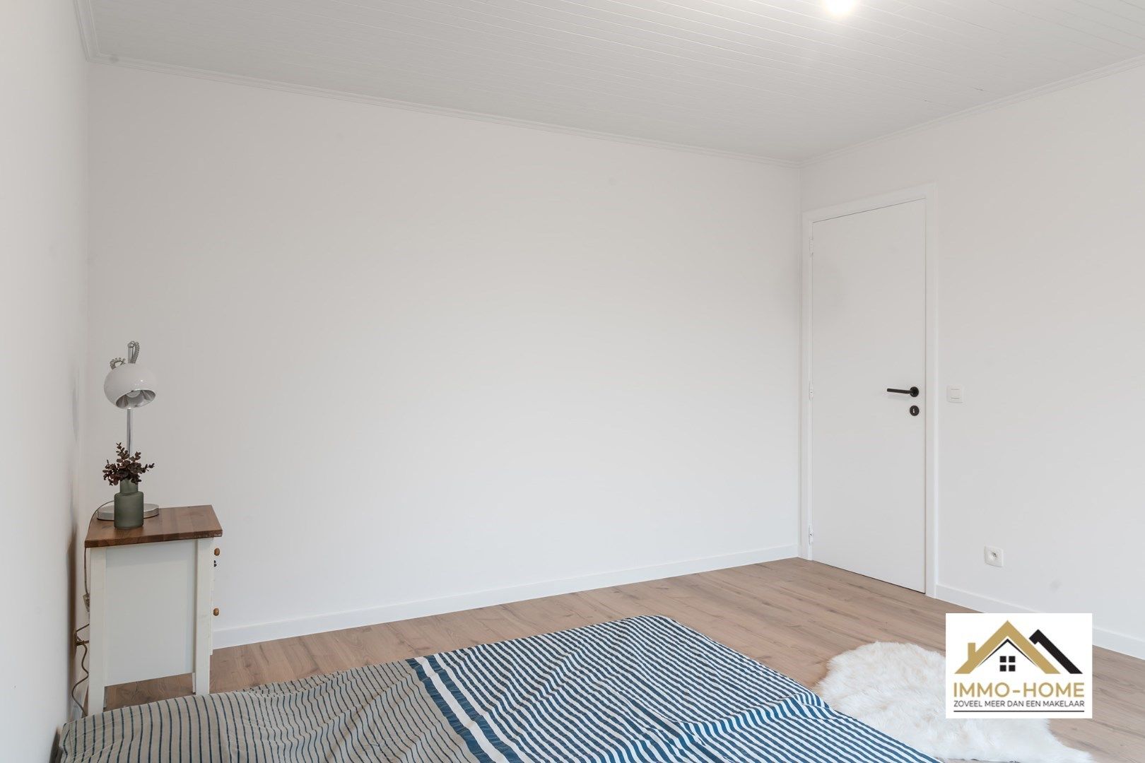 Zeer ruime woning met prachtig open zicht op agrarisch gebied foto 14