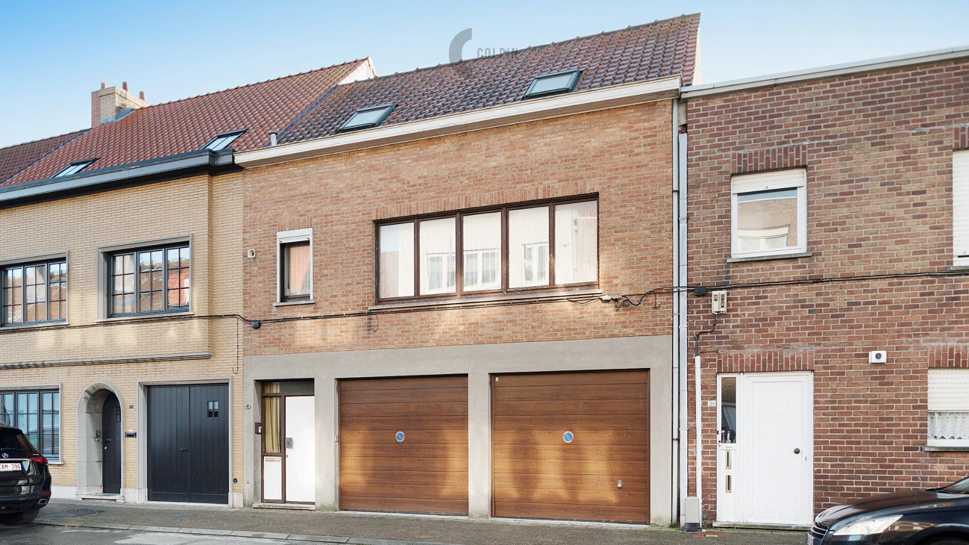 Hoofdfoto van de publicatie: Woning met dubbele garagebox in het centrum van Heist