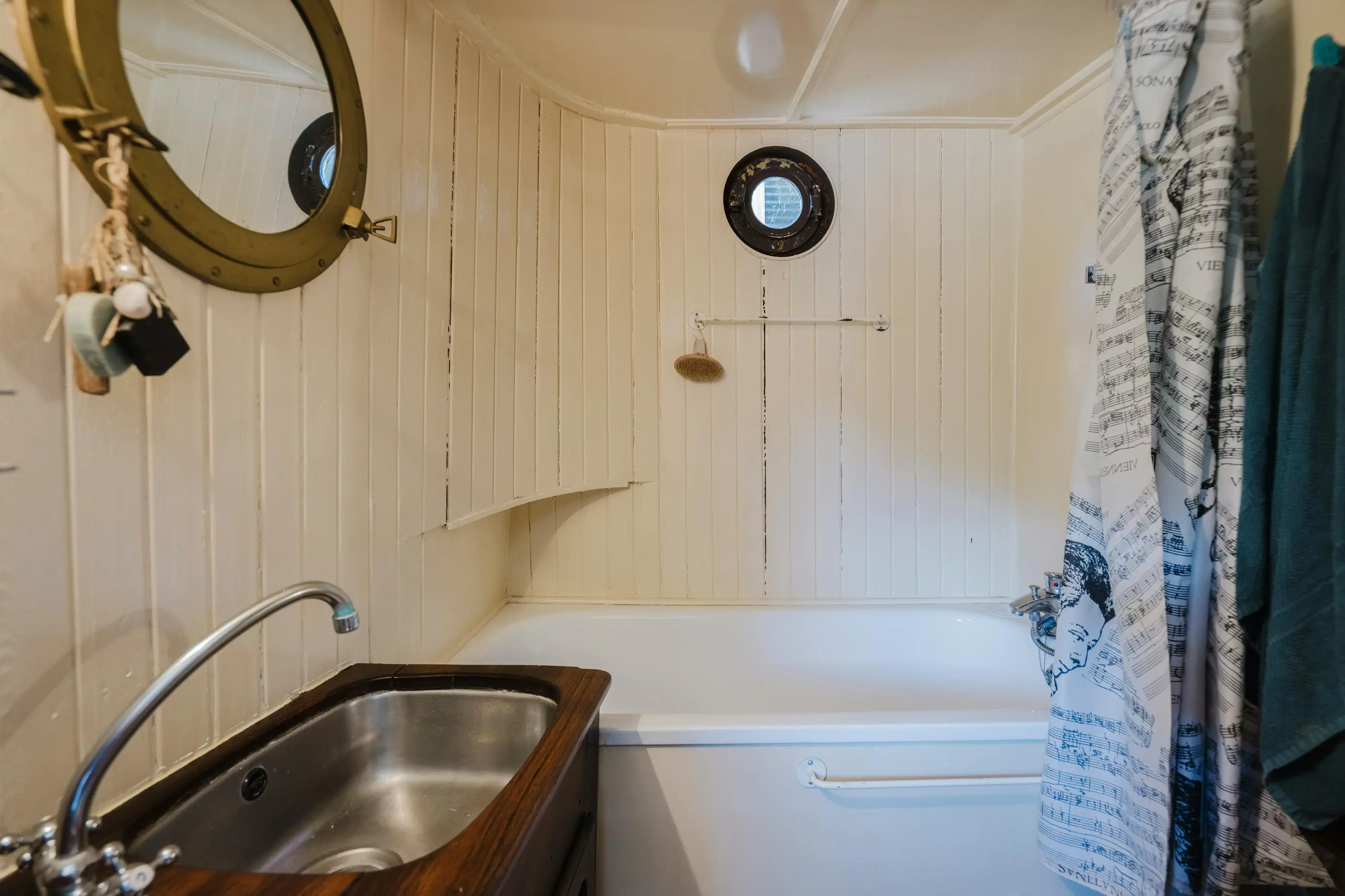 Uniek wonen op het water in hartje Kortrijk foto 15