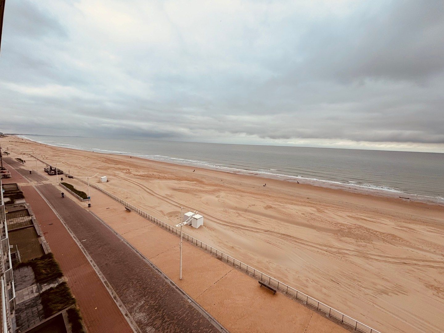 Gezellig hoekappartement op de Zeedijk met 180° panoramisch zicht  foto 5