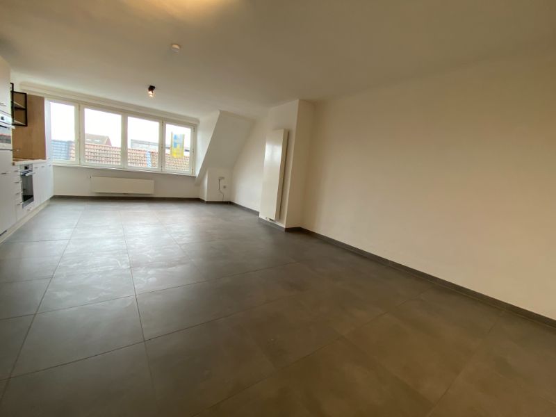 Gerenoveerd appartement met 2 ruime slaapkamer foto 6