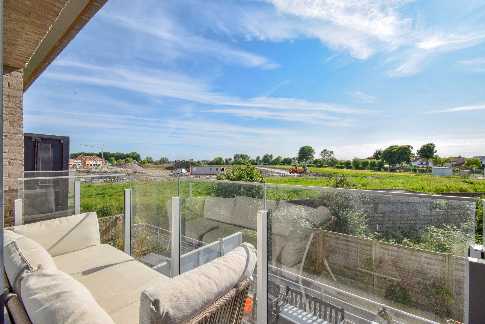 Instapklaar appartement met twee slaapkamers en prachtig zonneterras te Leffinge foto 3