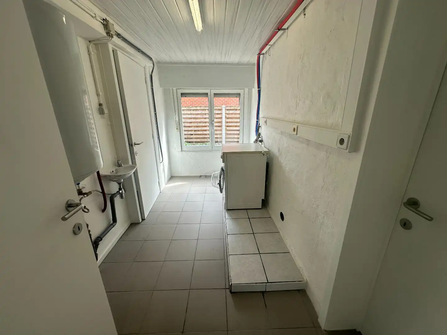 Gezellige gerenoveerde woning met 3 slpk, carport en tuintje, rustige ligging te Torhout foto 11
