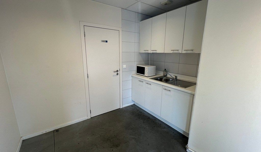 Bedrijfsgebouw met laadkade te koop in Zottegem foto 20