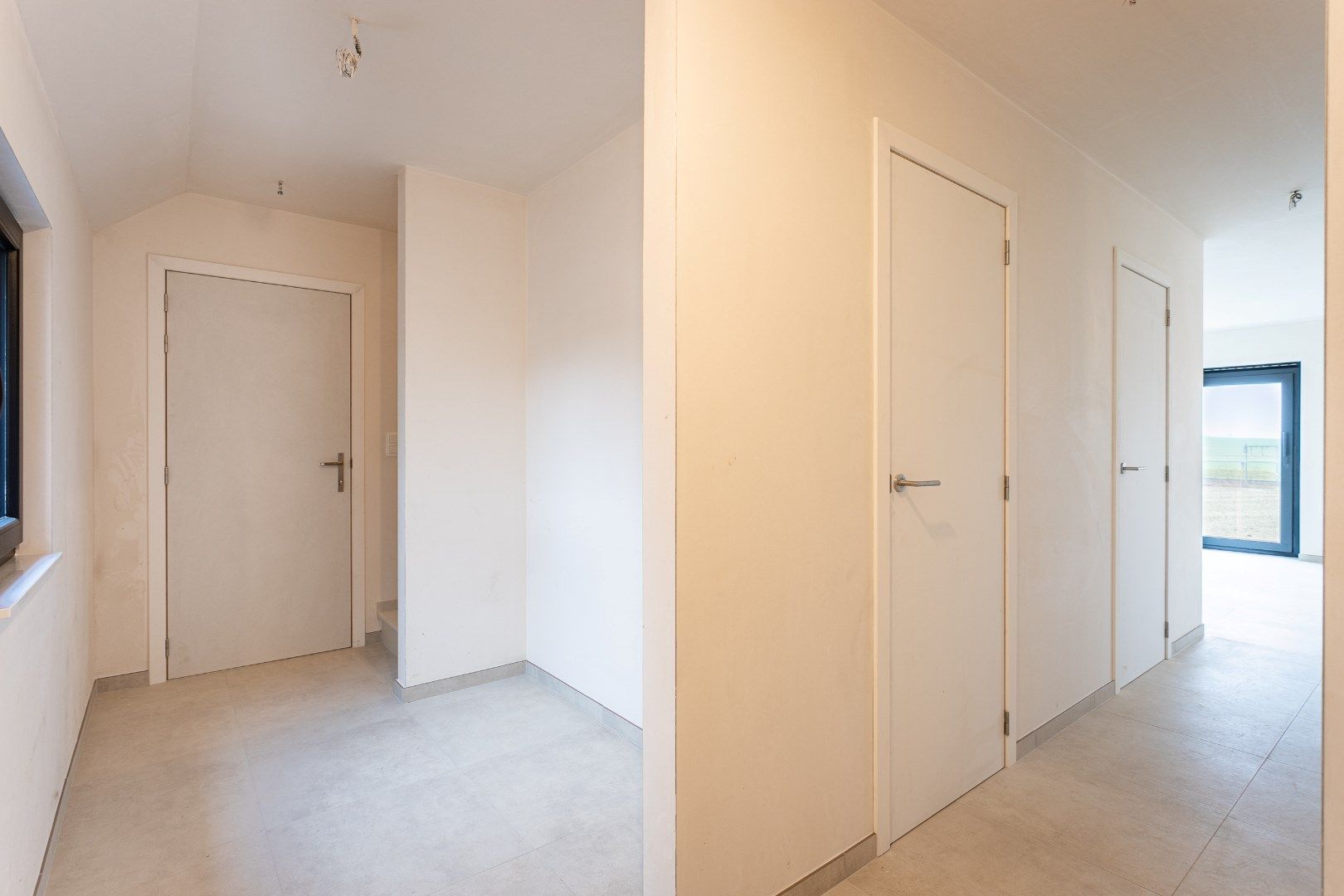 Duplex 3 slpk, terras en 2 autostaanplaatsen foto 4