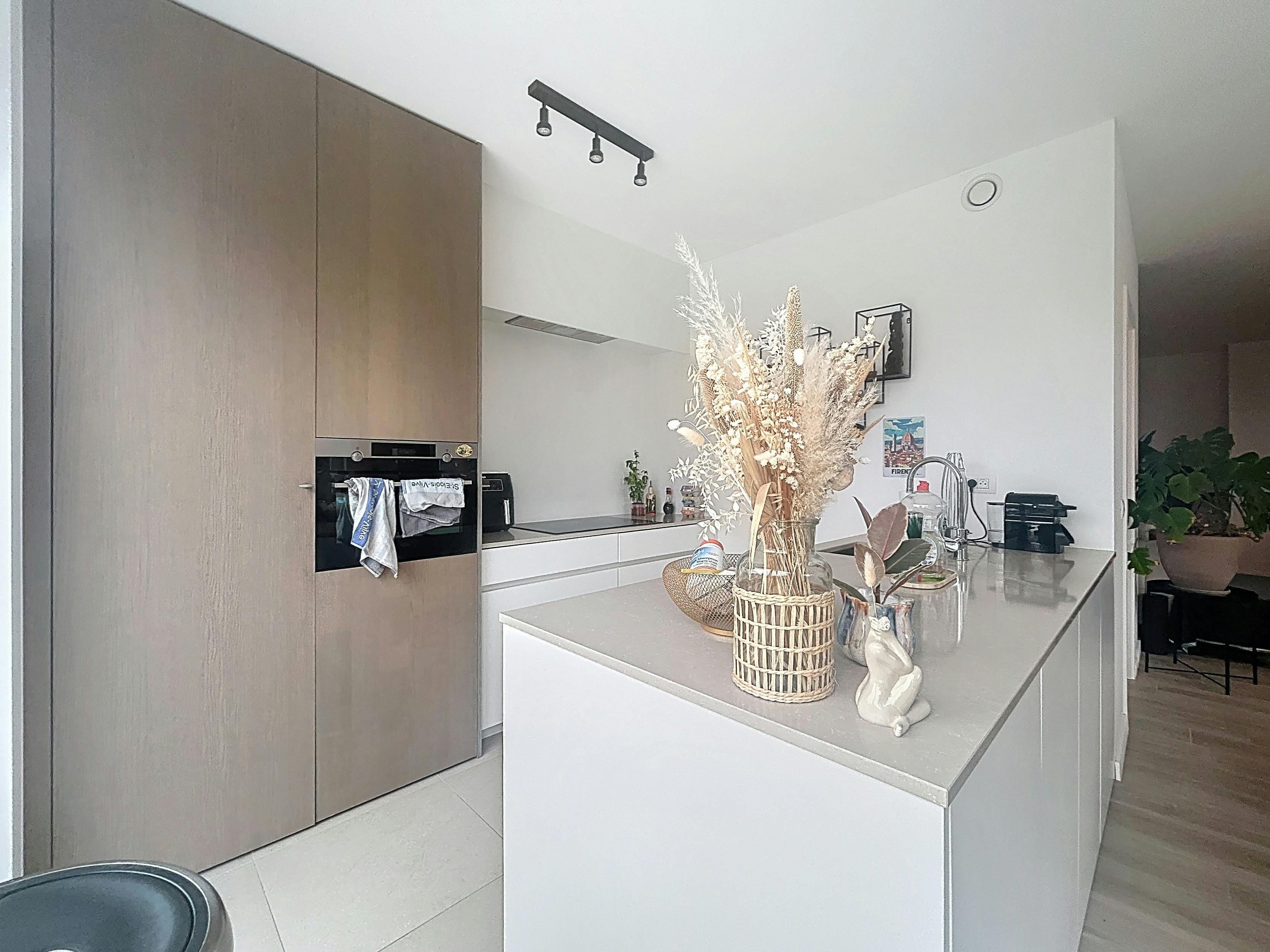 Prachtige ruime halfopen woning te huur in Waregem foto 7